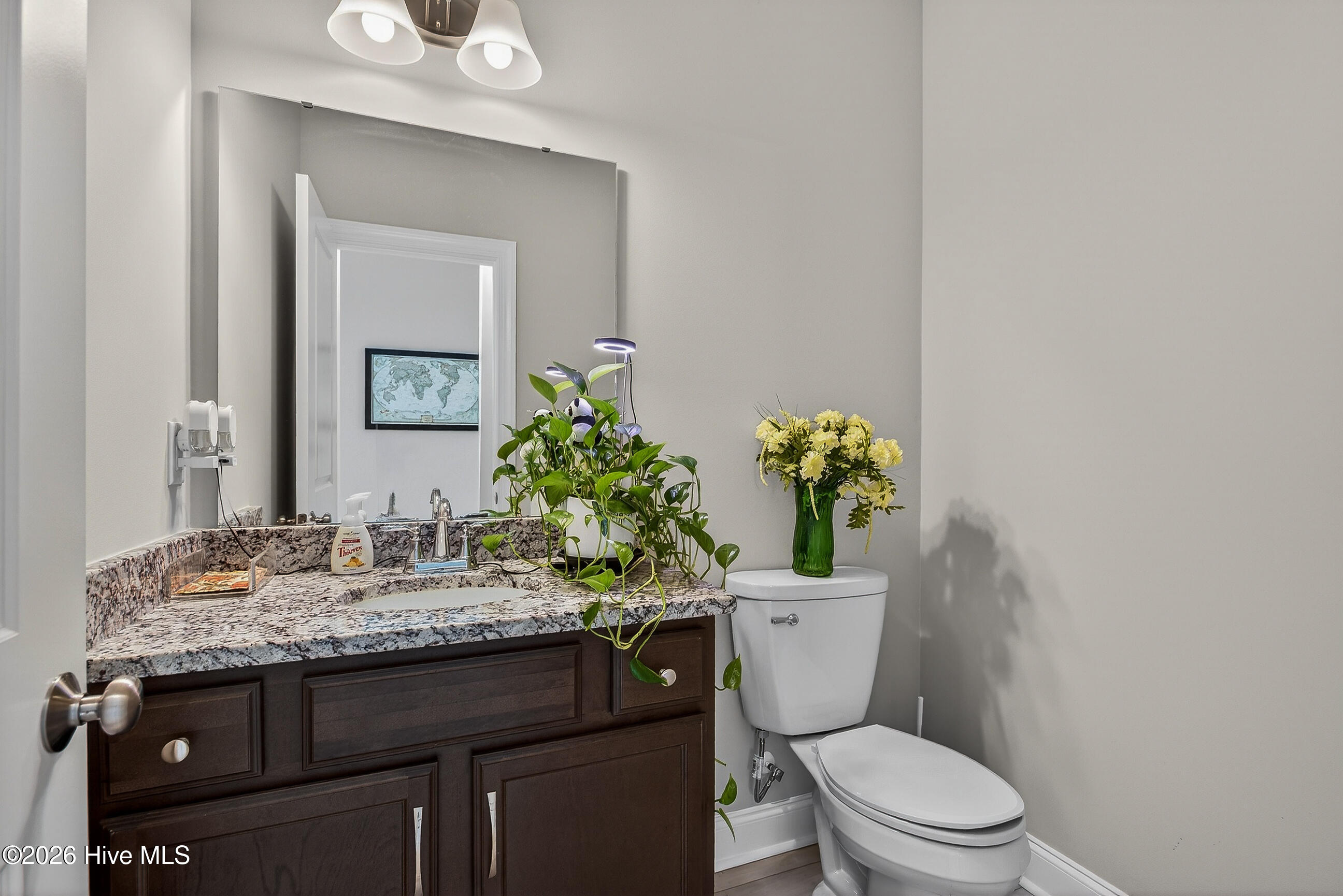 100561338 | Photo 10