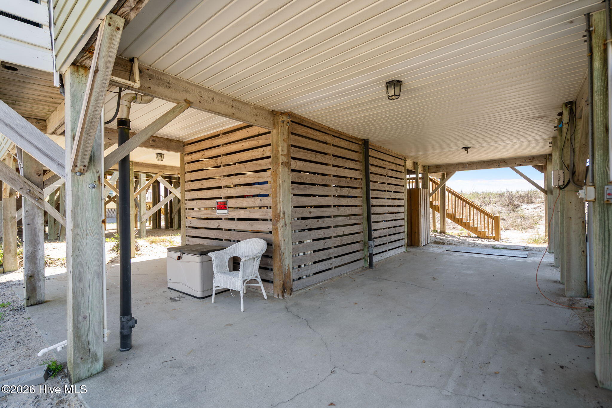 100568045 | Photo 47