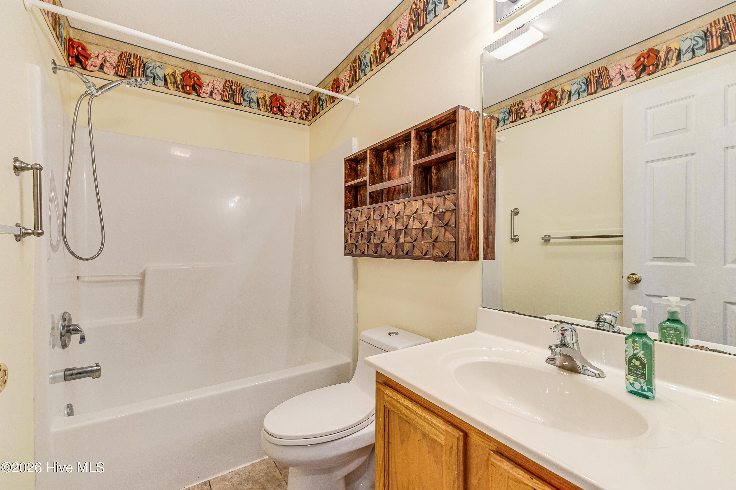 100566920 | Photo 22