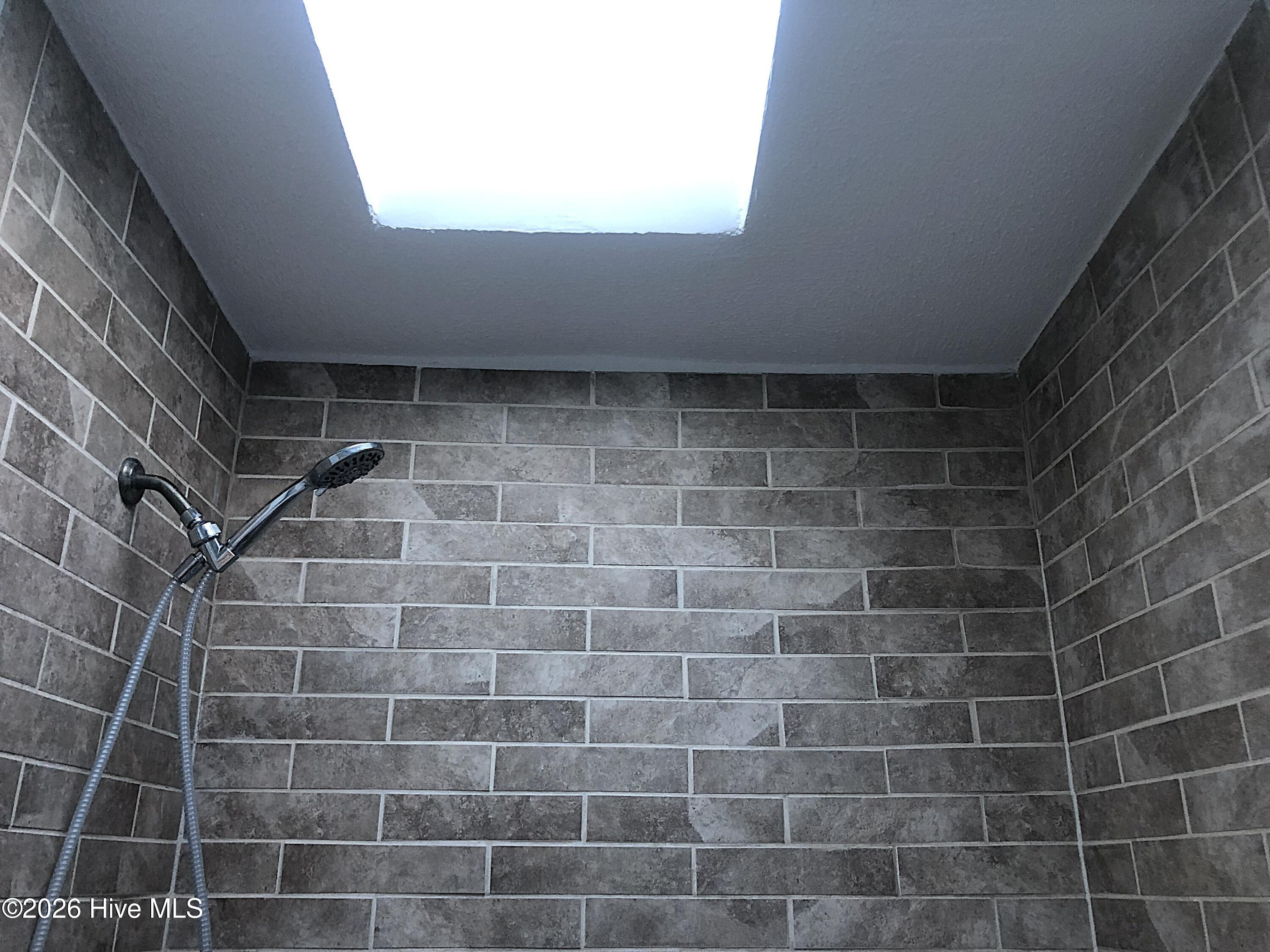 100549339 | Photo 30