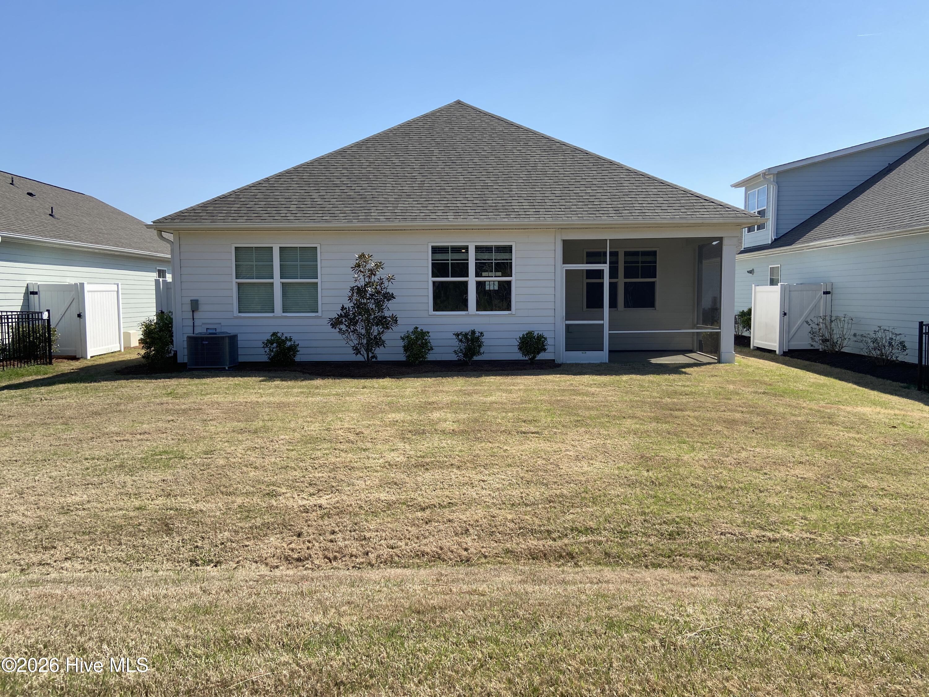 100553677 | Photo 37