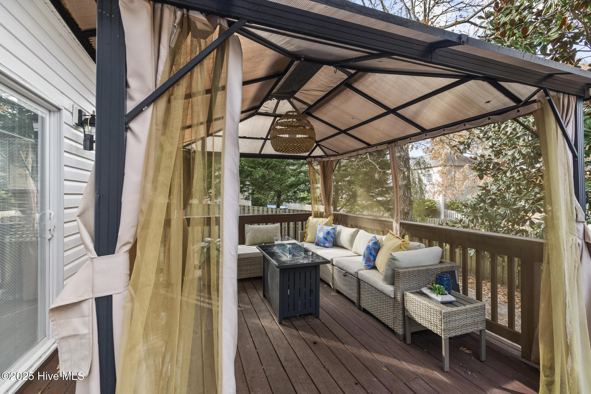 100546183 | Photo 56