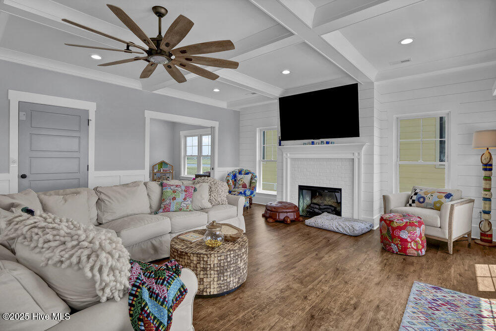 100509330 | Photo 15