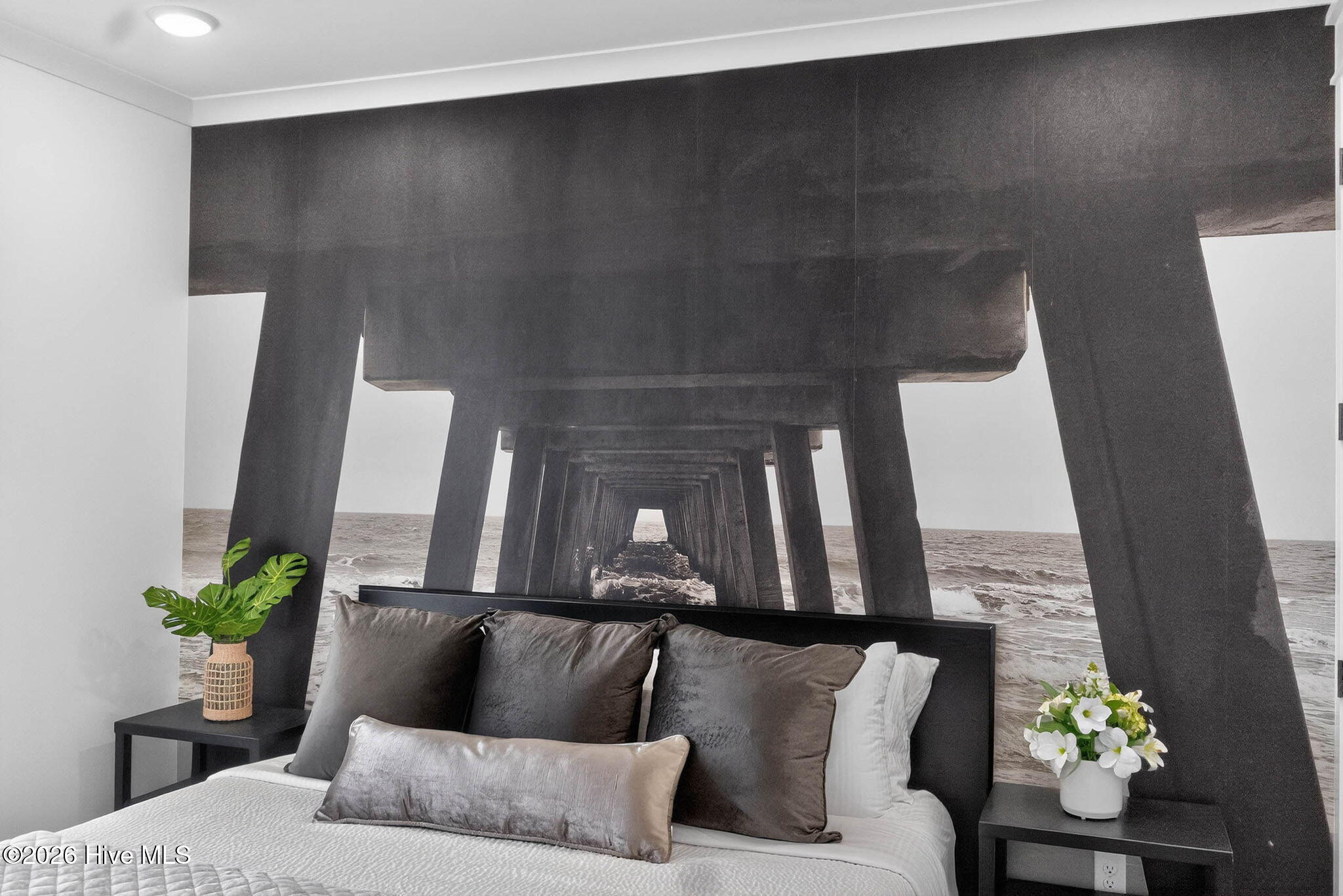 100543300 | Photo 99