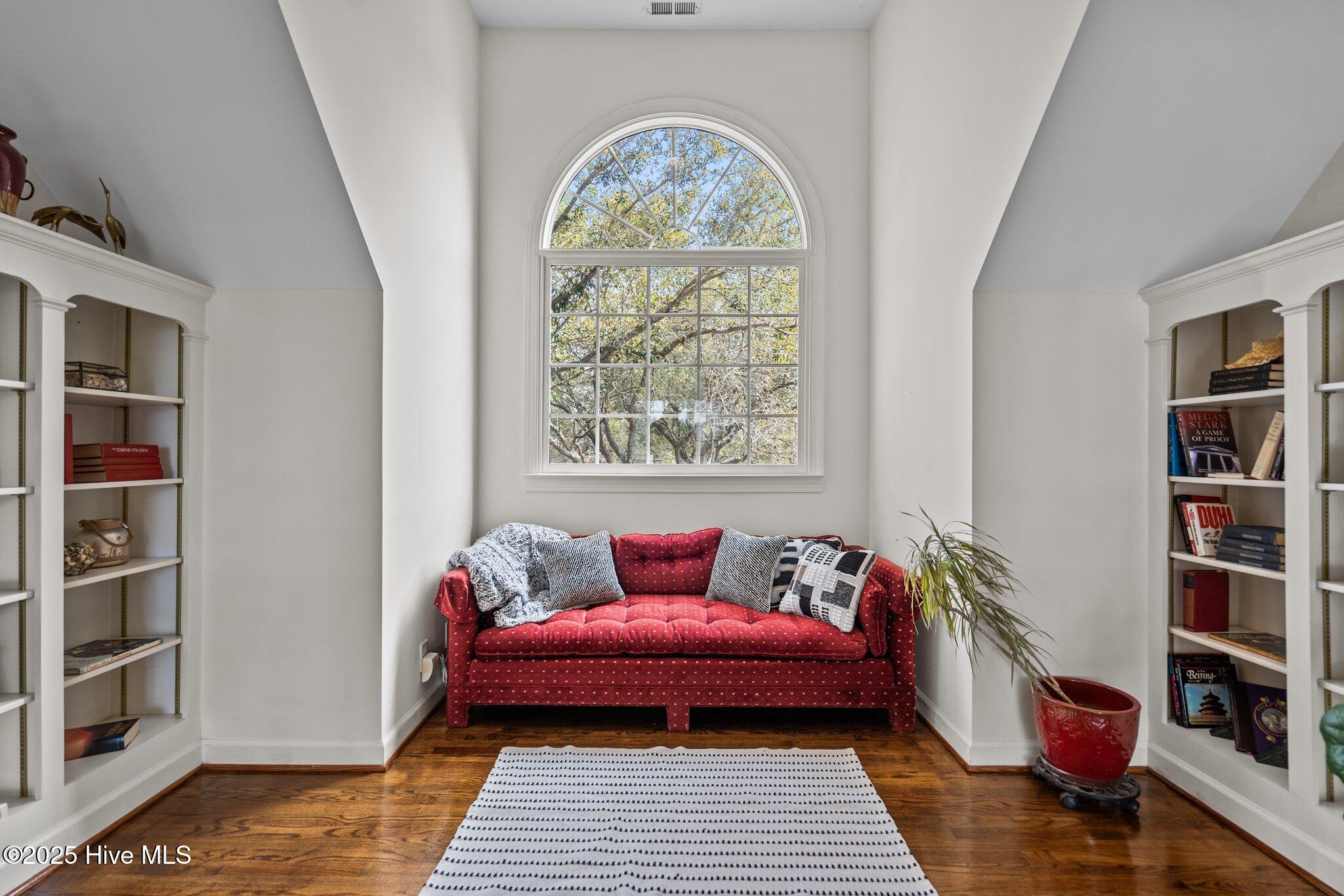 100536215 | Photo 13