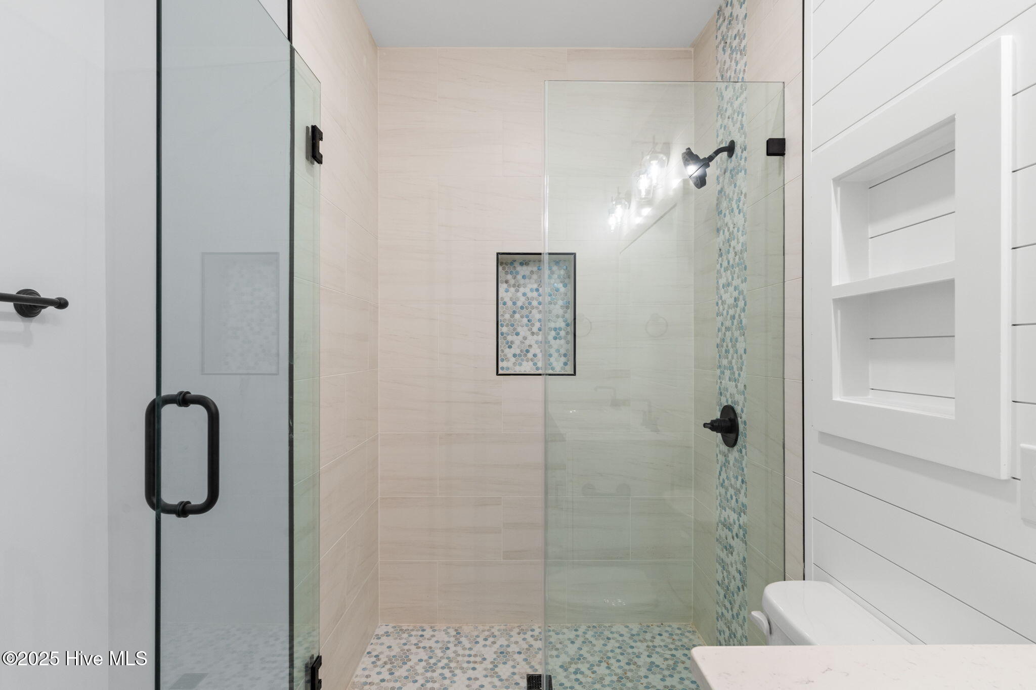 100523673 | Photo 28