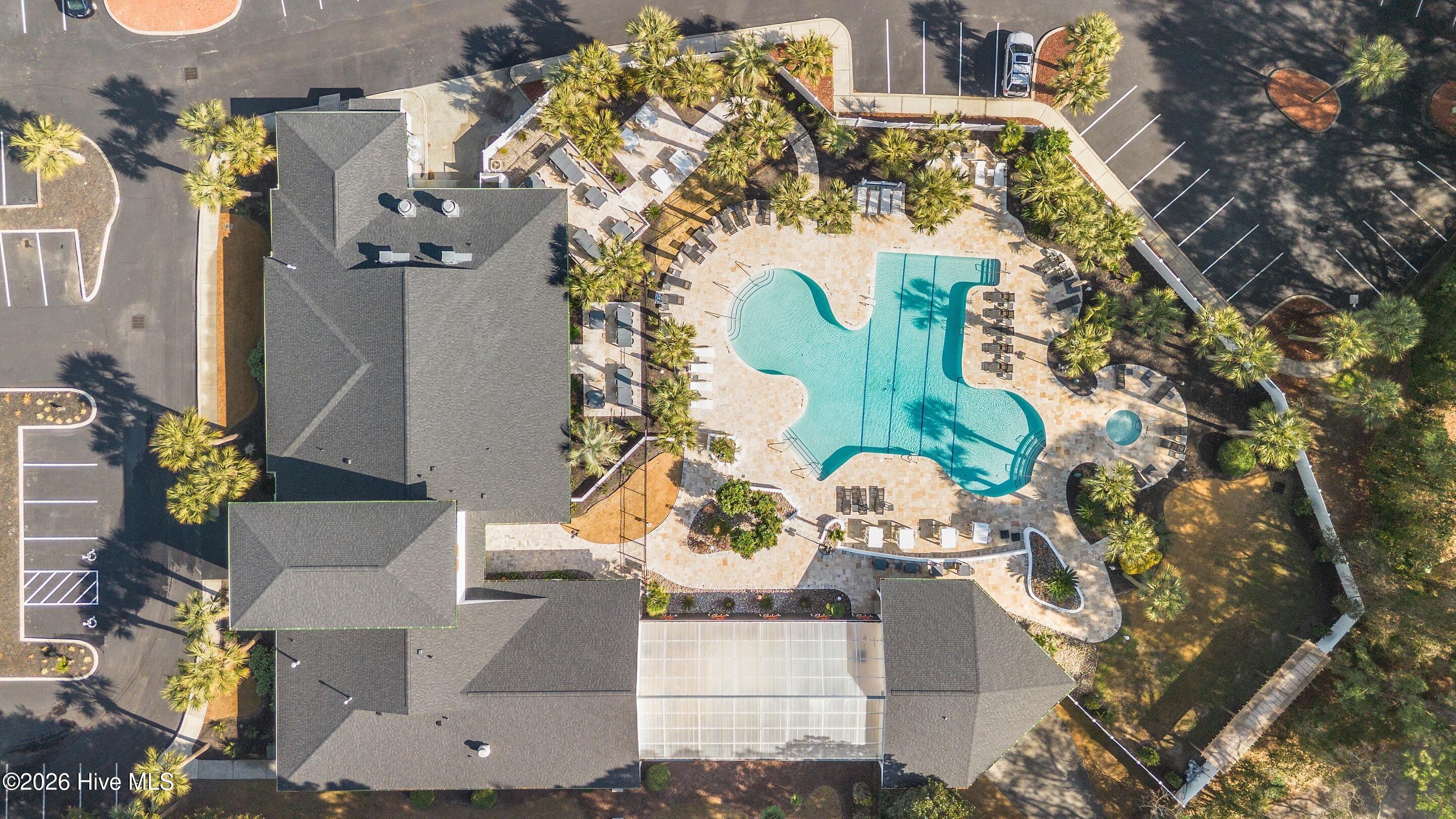 100548486 | Photo 60