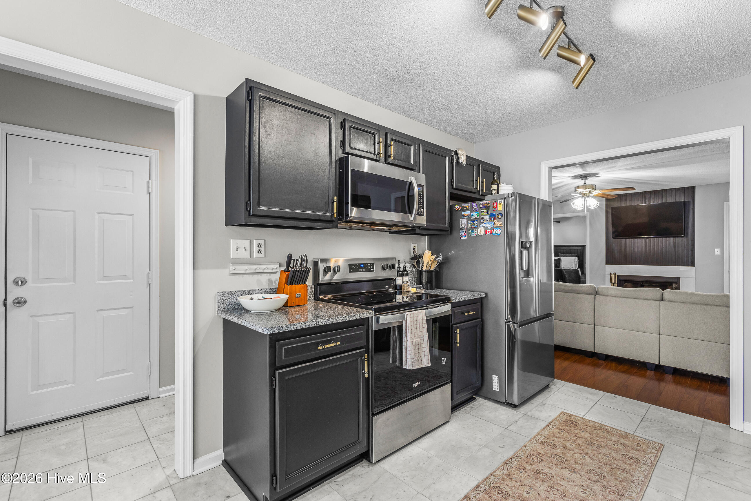 100553126 | Photo 11