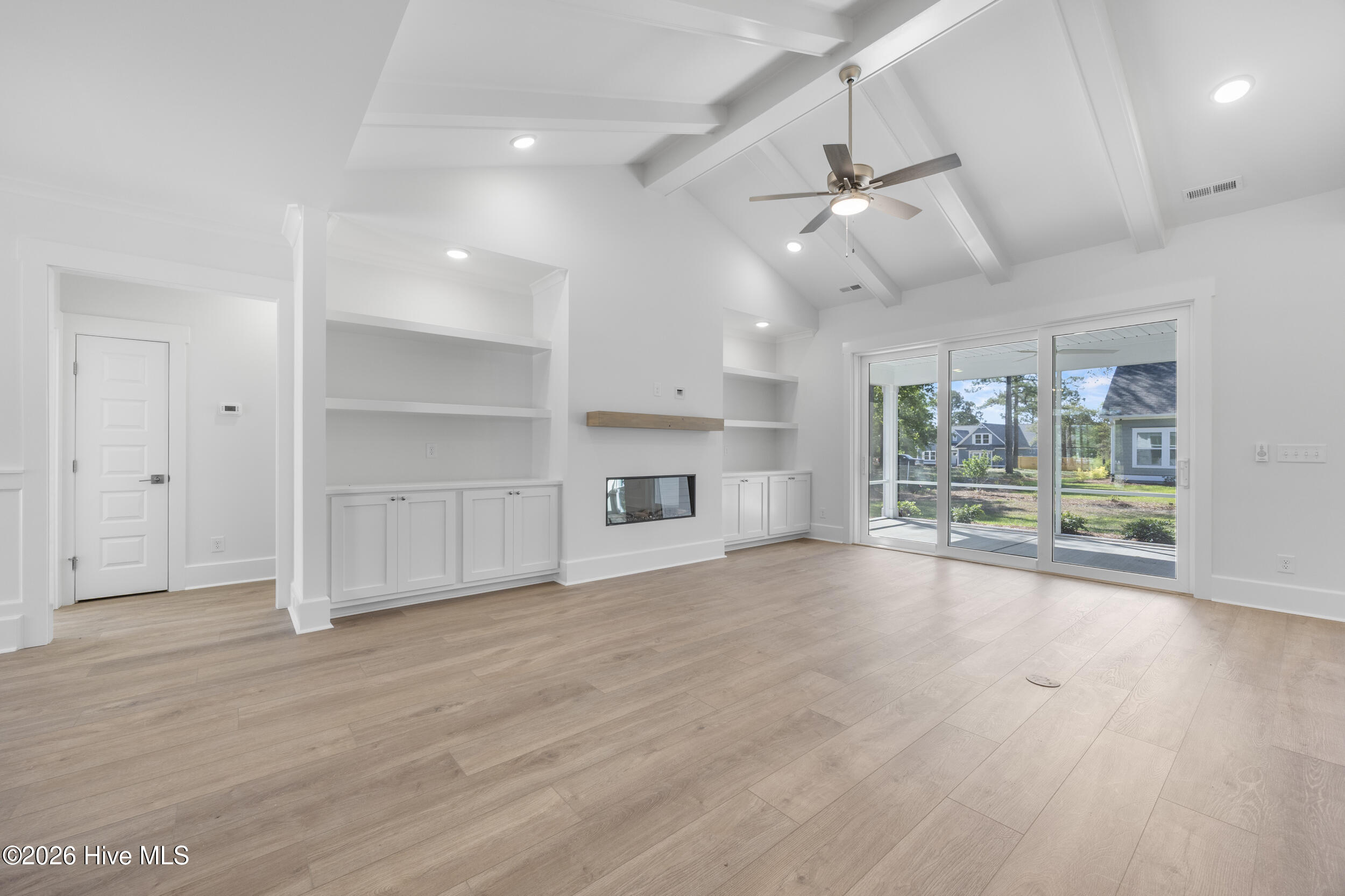 100554696 | Photo 18