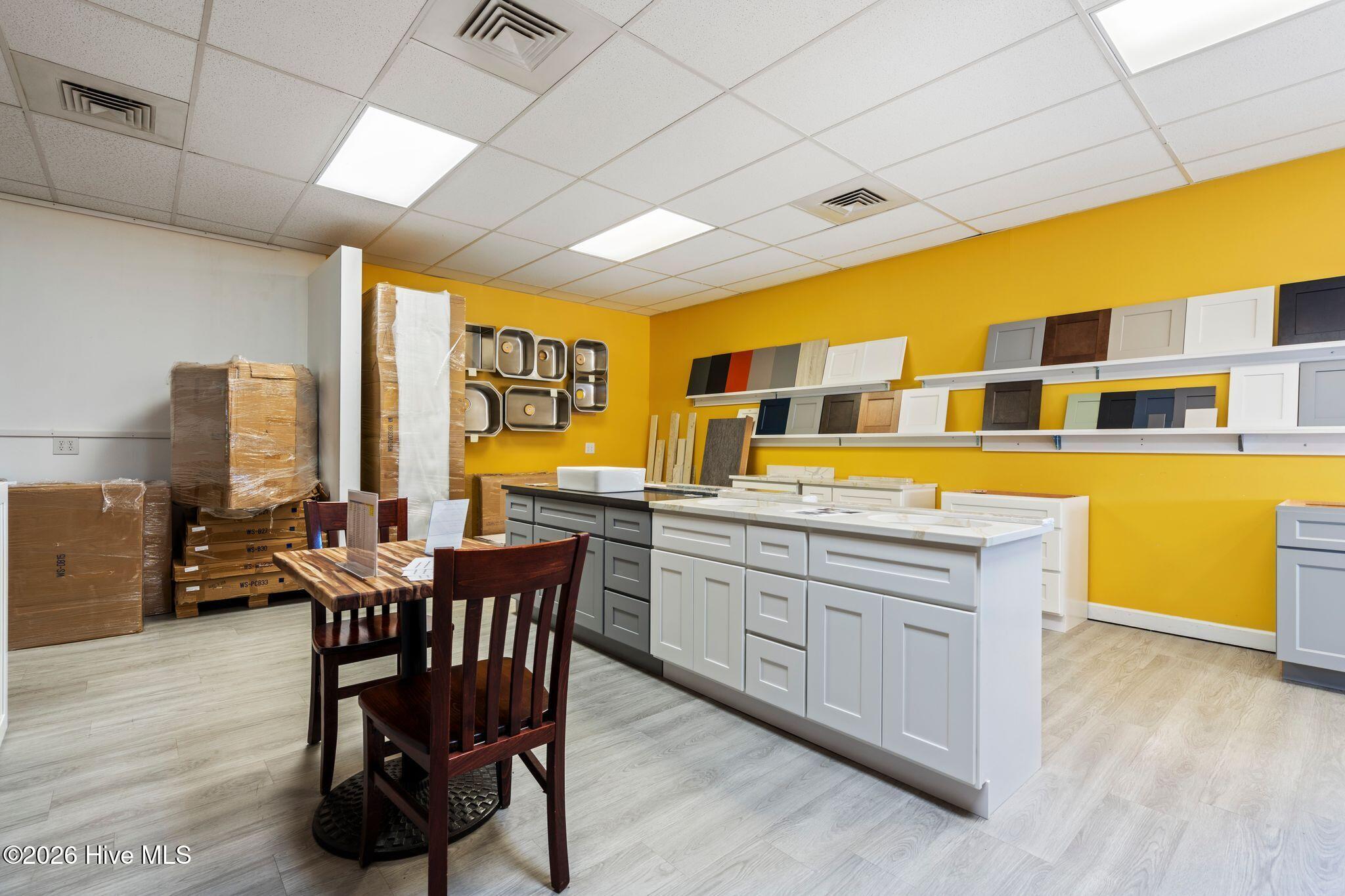 100550441 | Photo 29