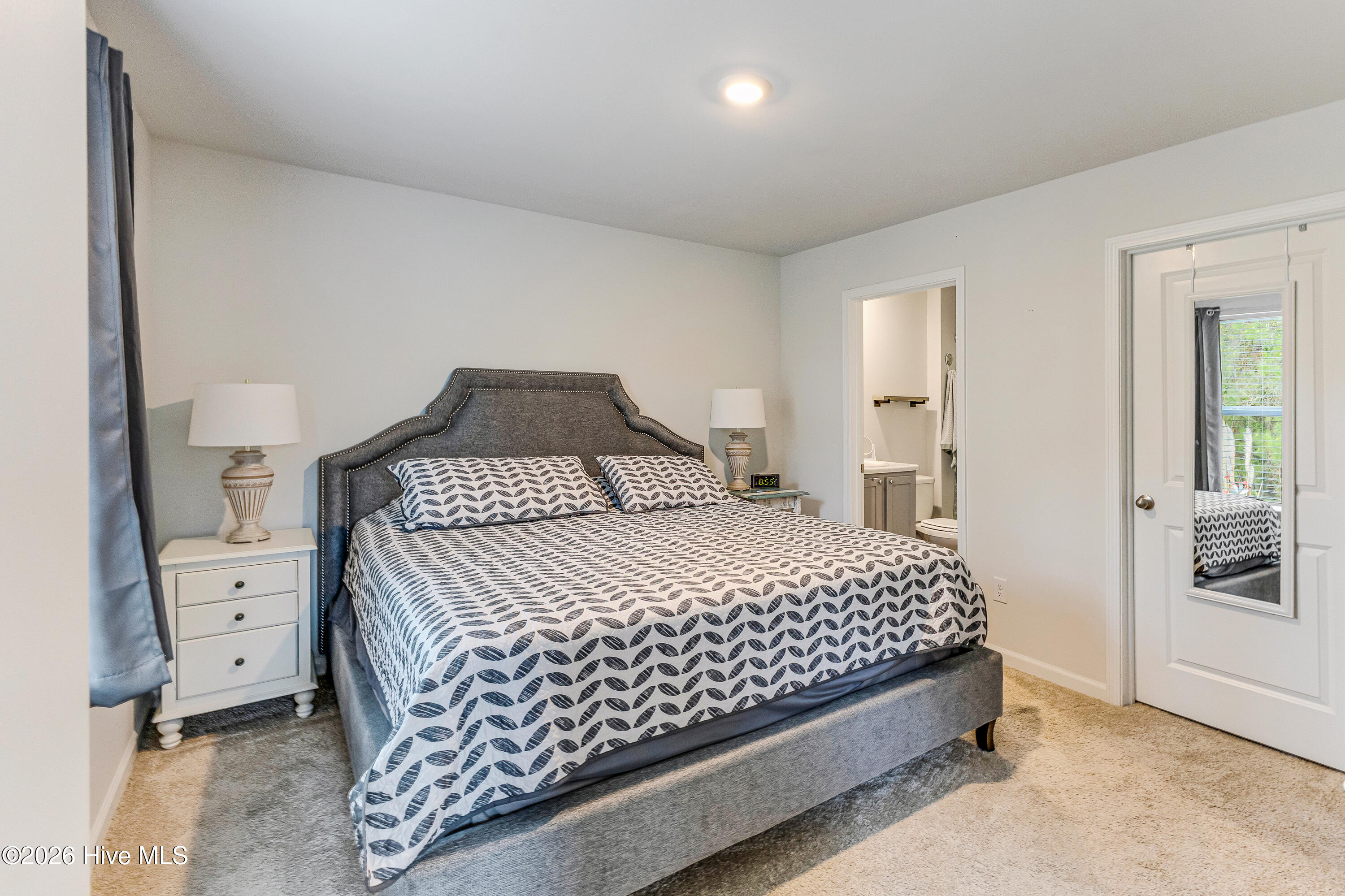 100560906 | Photo 22