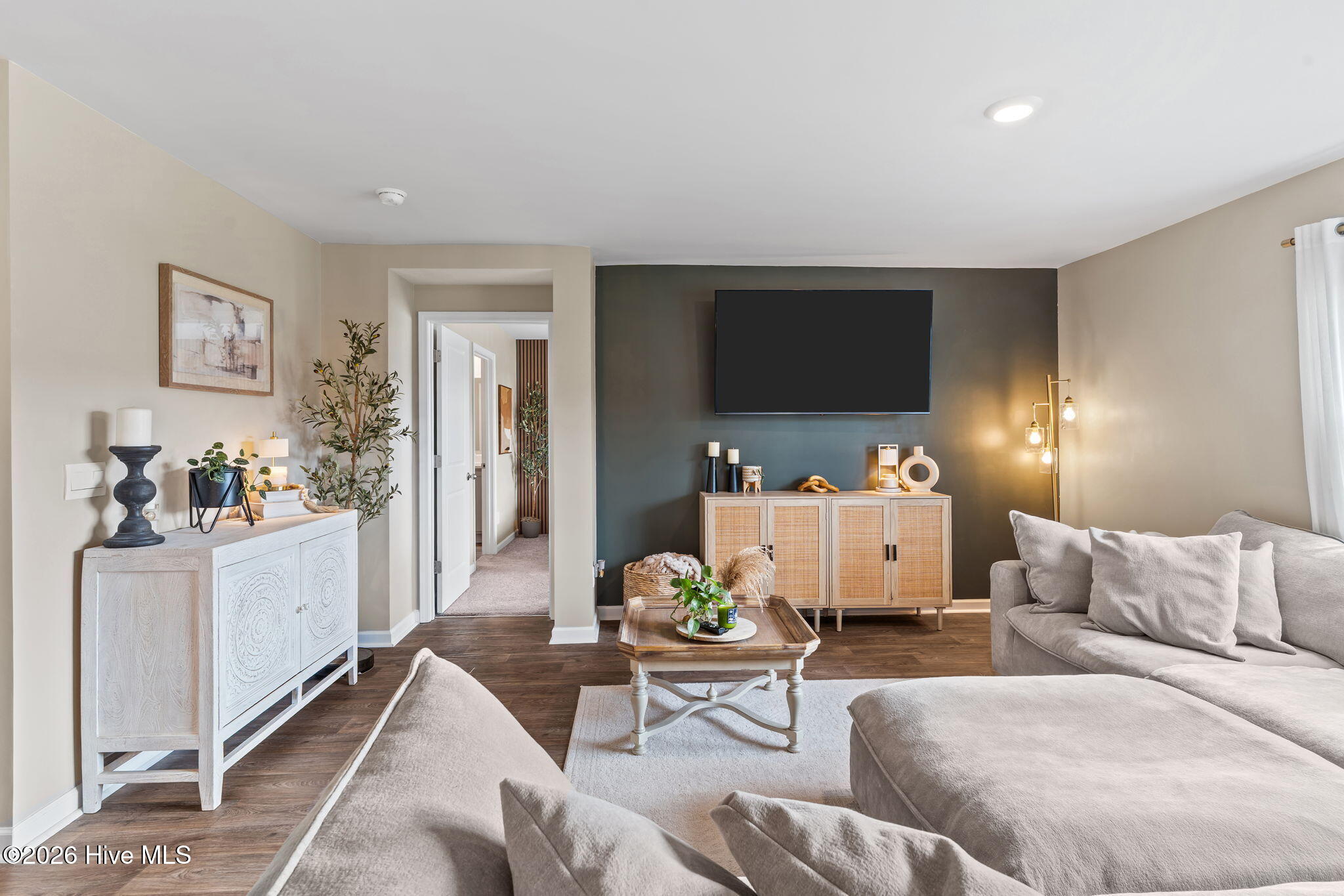 100558929 | Photo 24