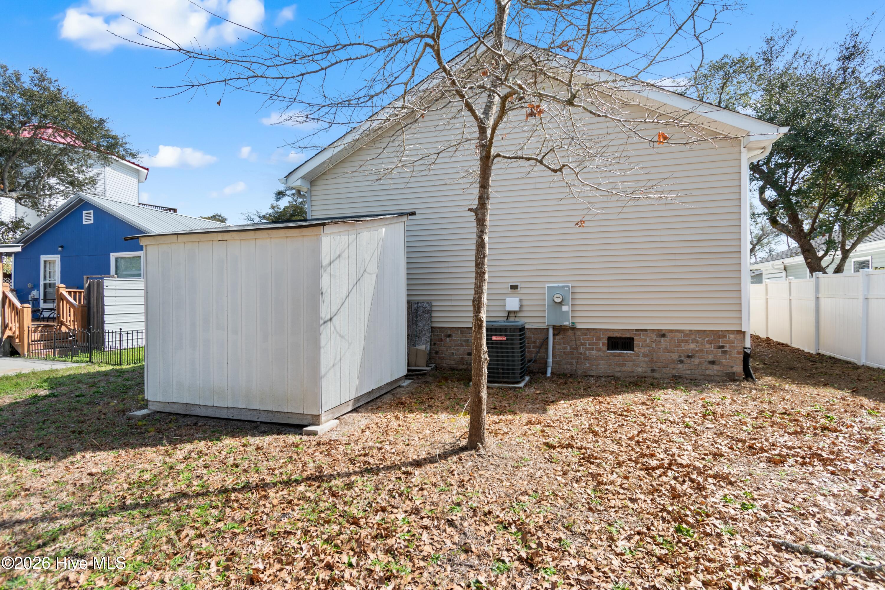 100558691 | Photo 25