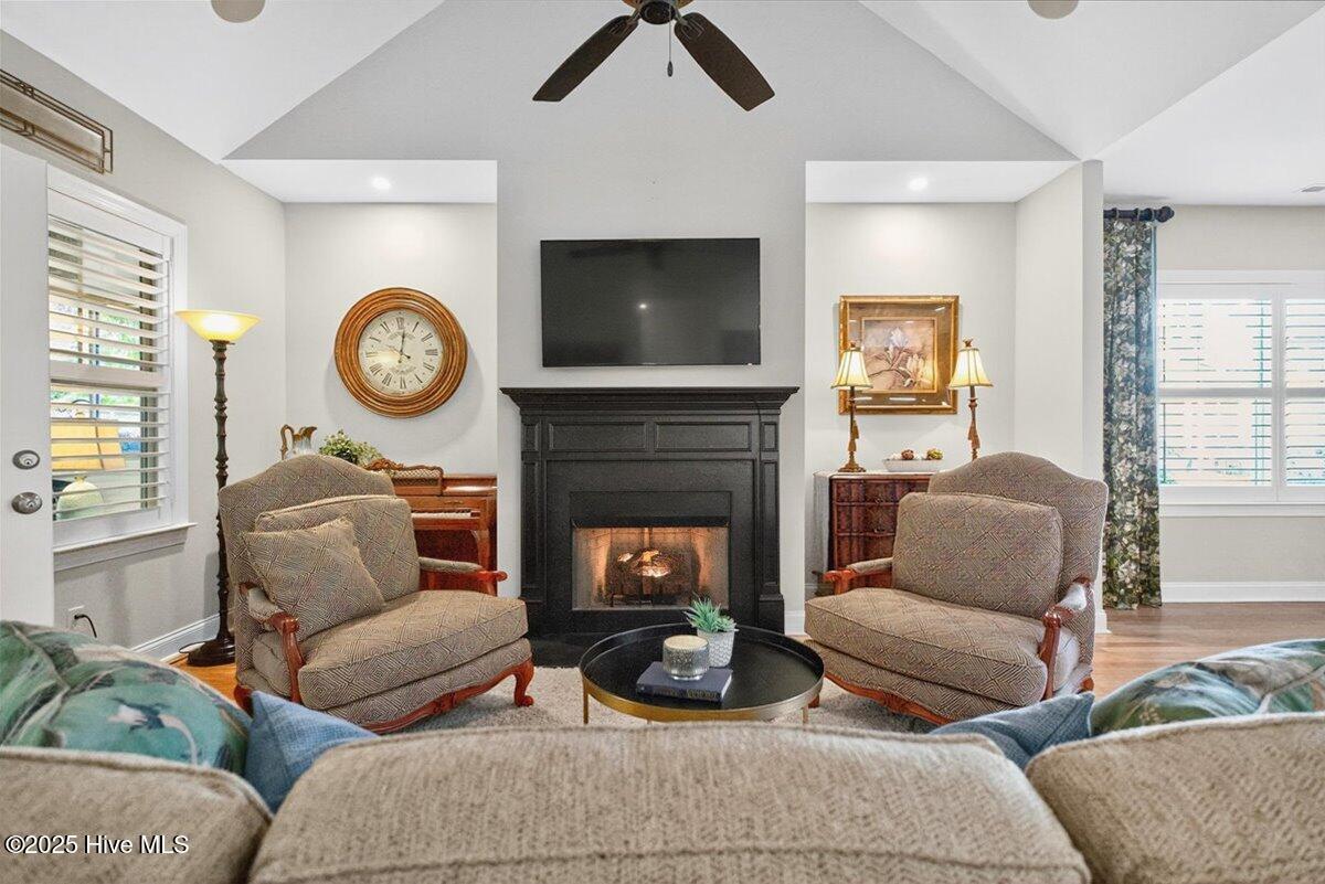 100541263 | Photo 20