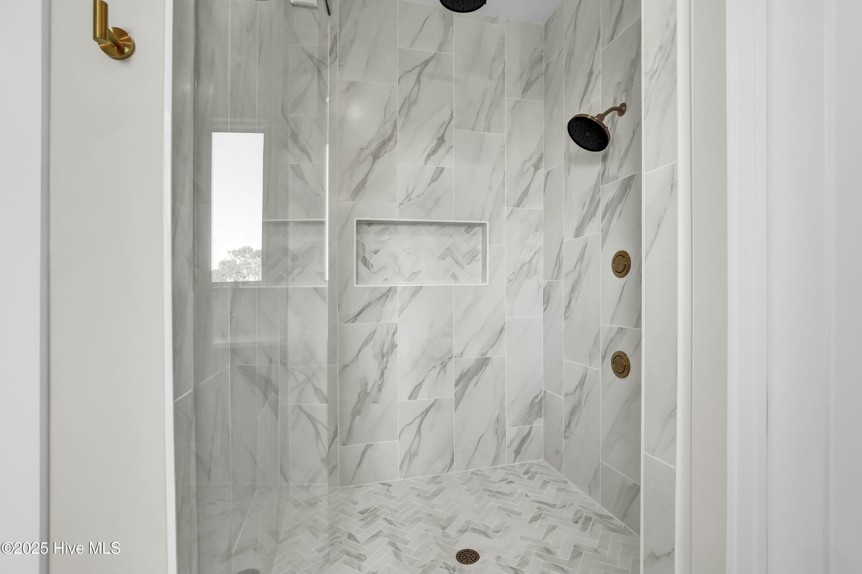 100544743 | Photo 34