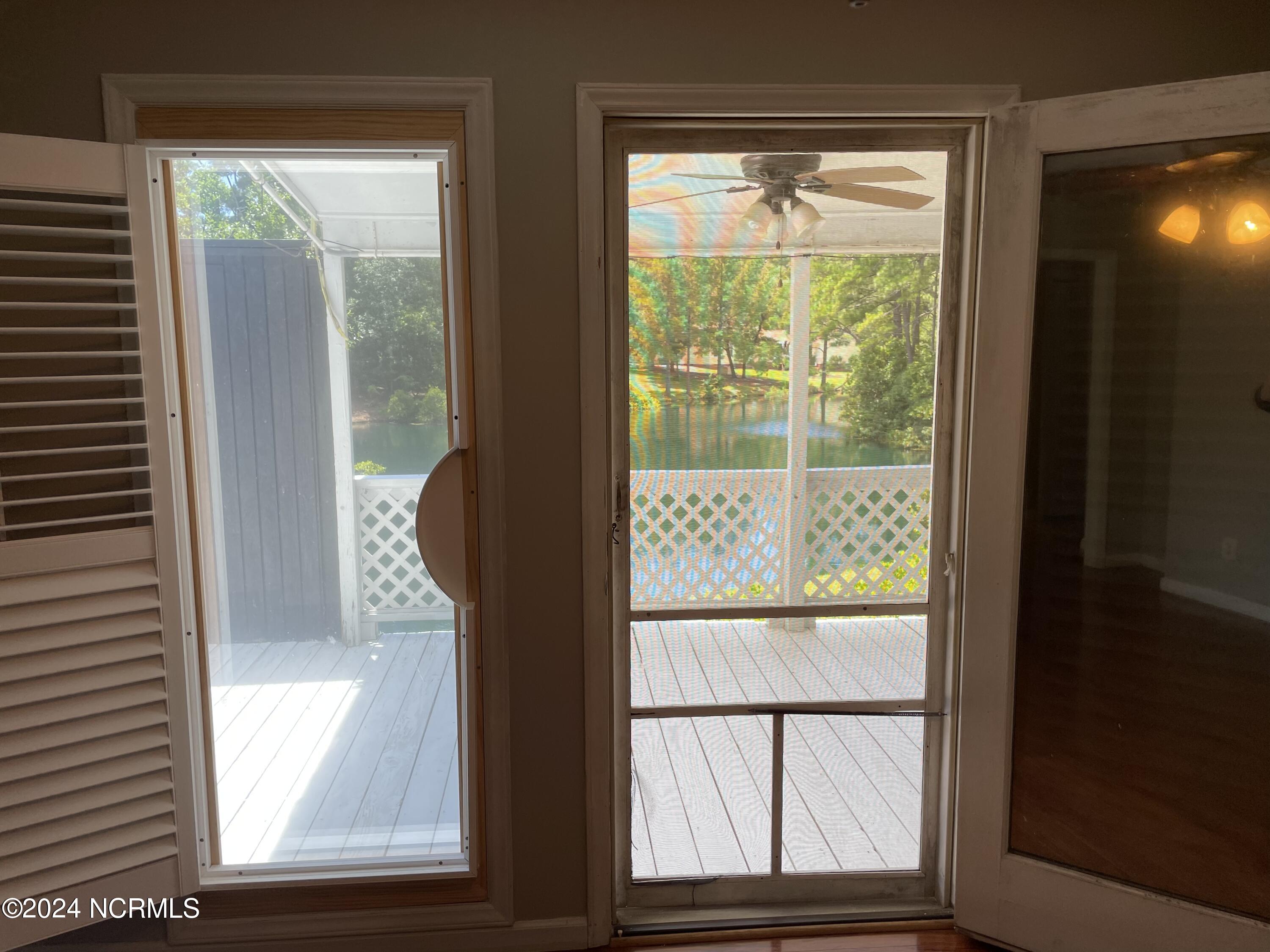 100560812 | Photo 15