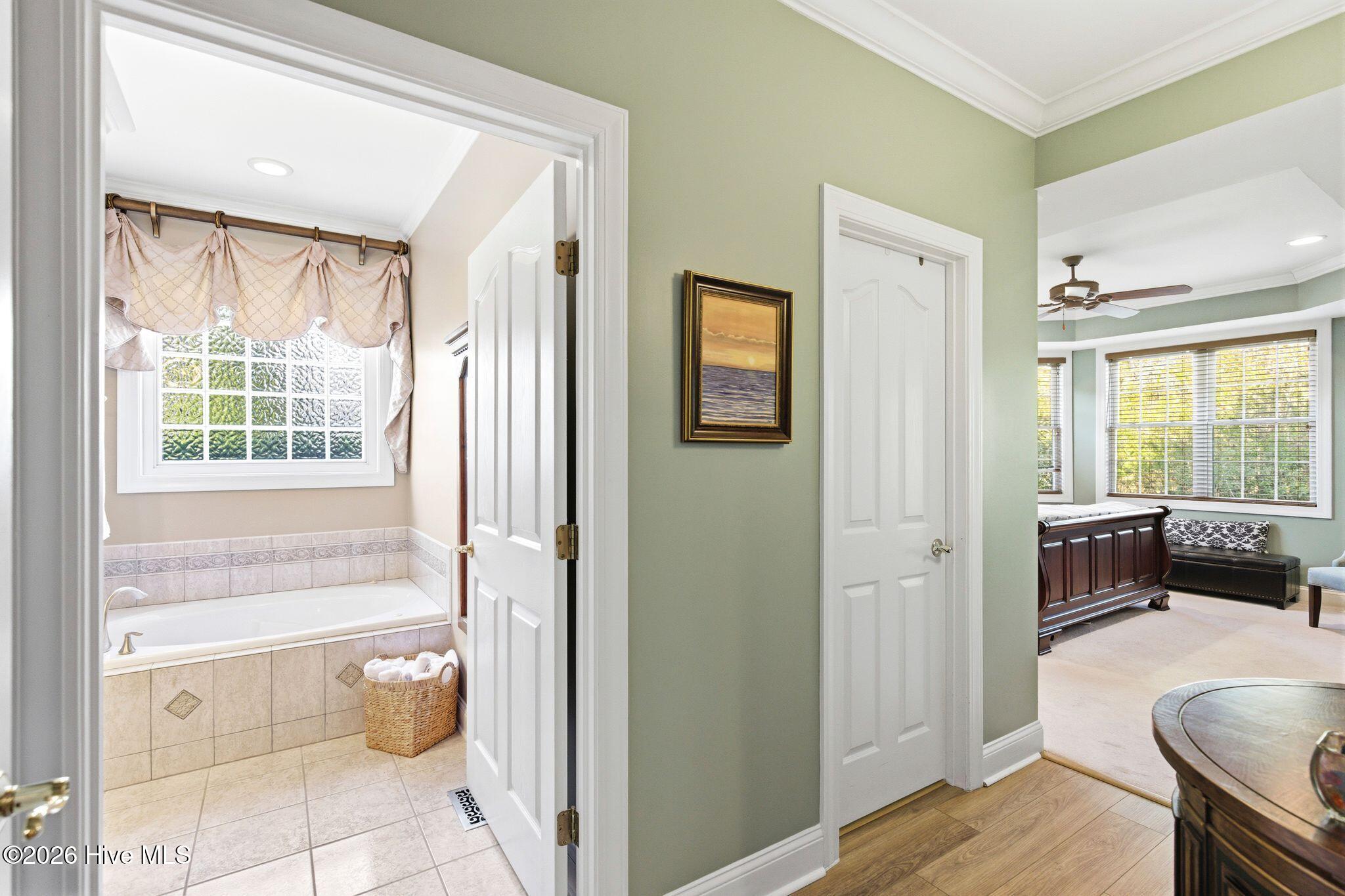 100564918 | Photo 30