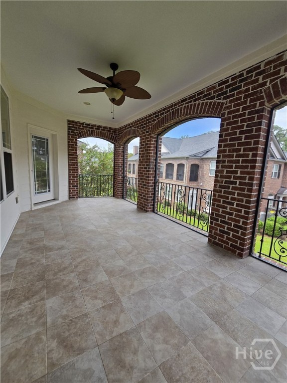 Private Screen Veranda w/Porcelain Tiles