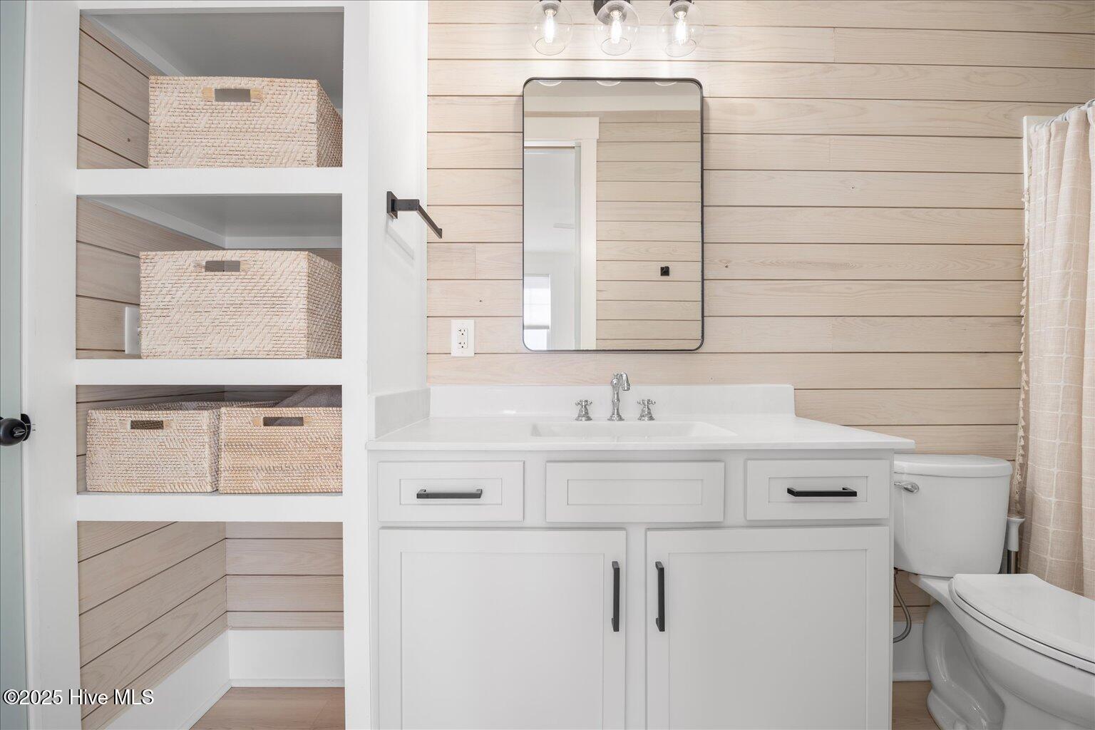 100544003 | Photo 26