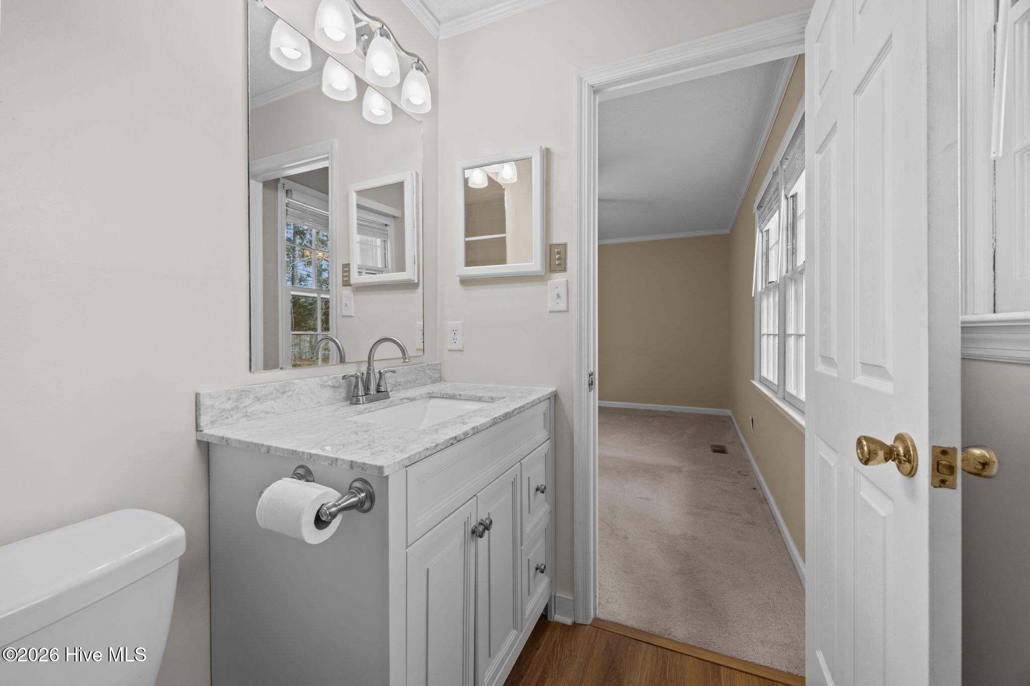 100550473 | Photo 26