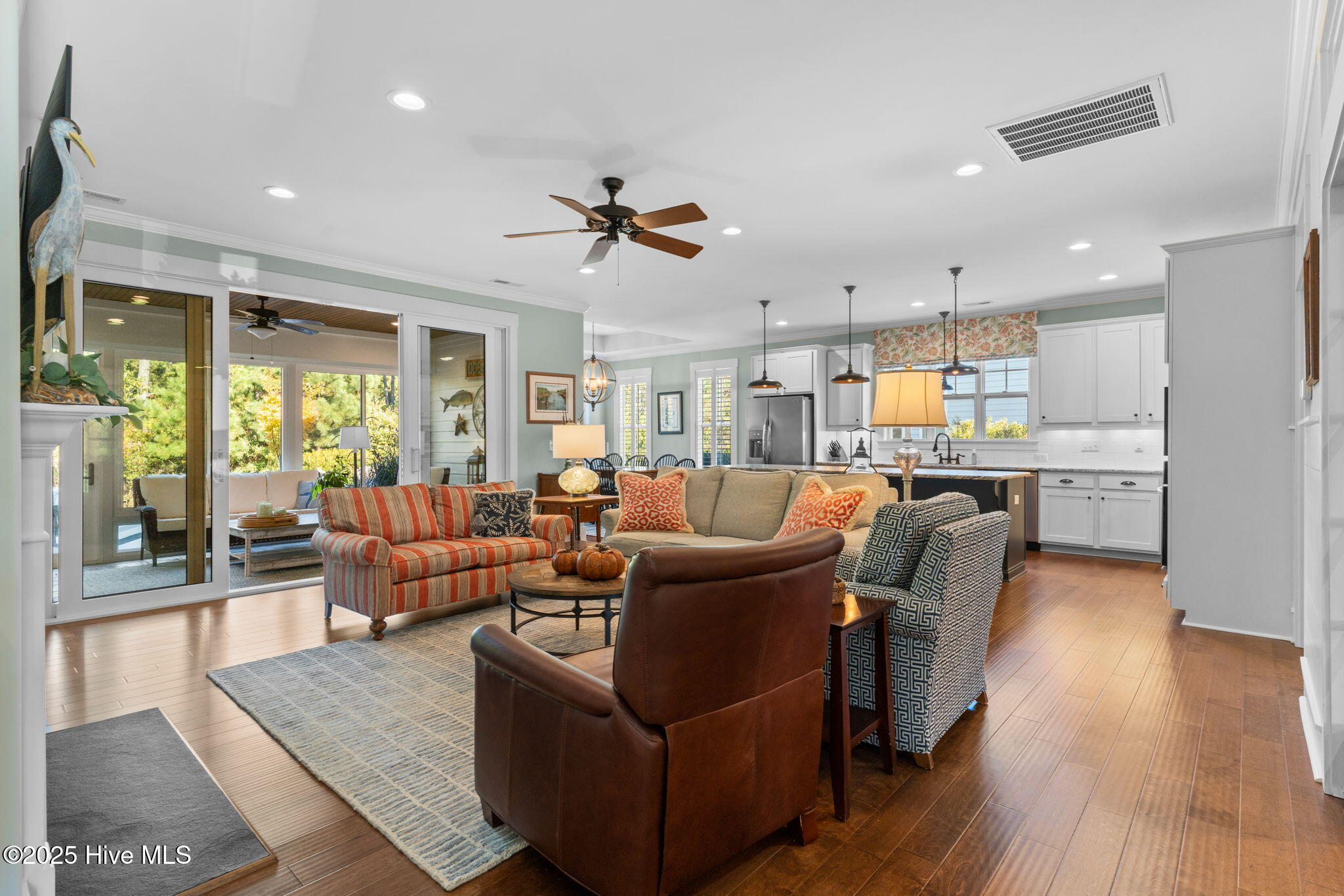 100539203 | Photo 15