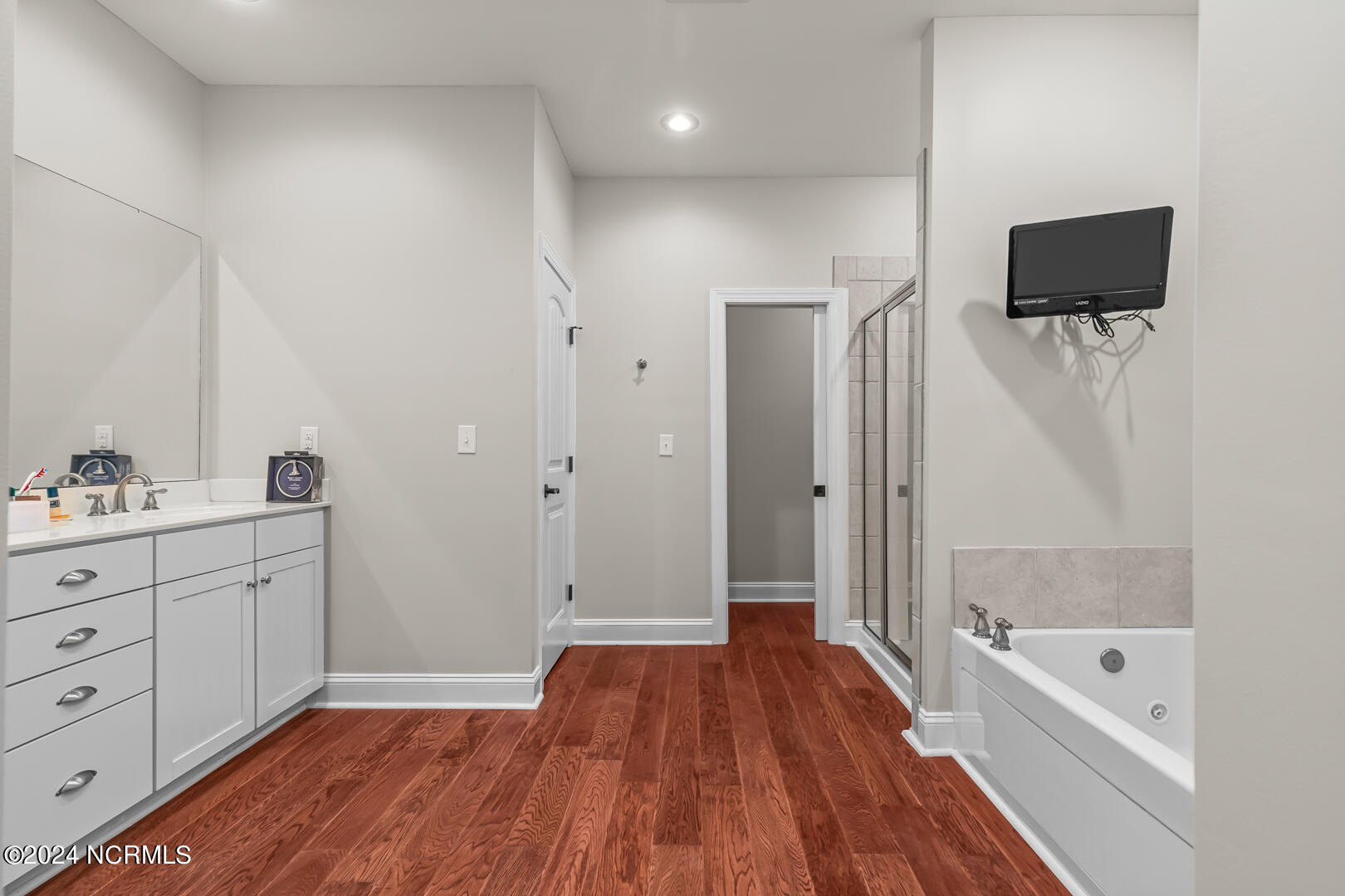 100543742 | Photo 30