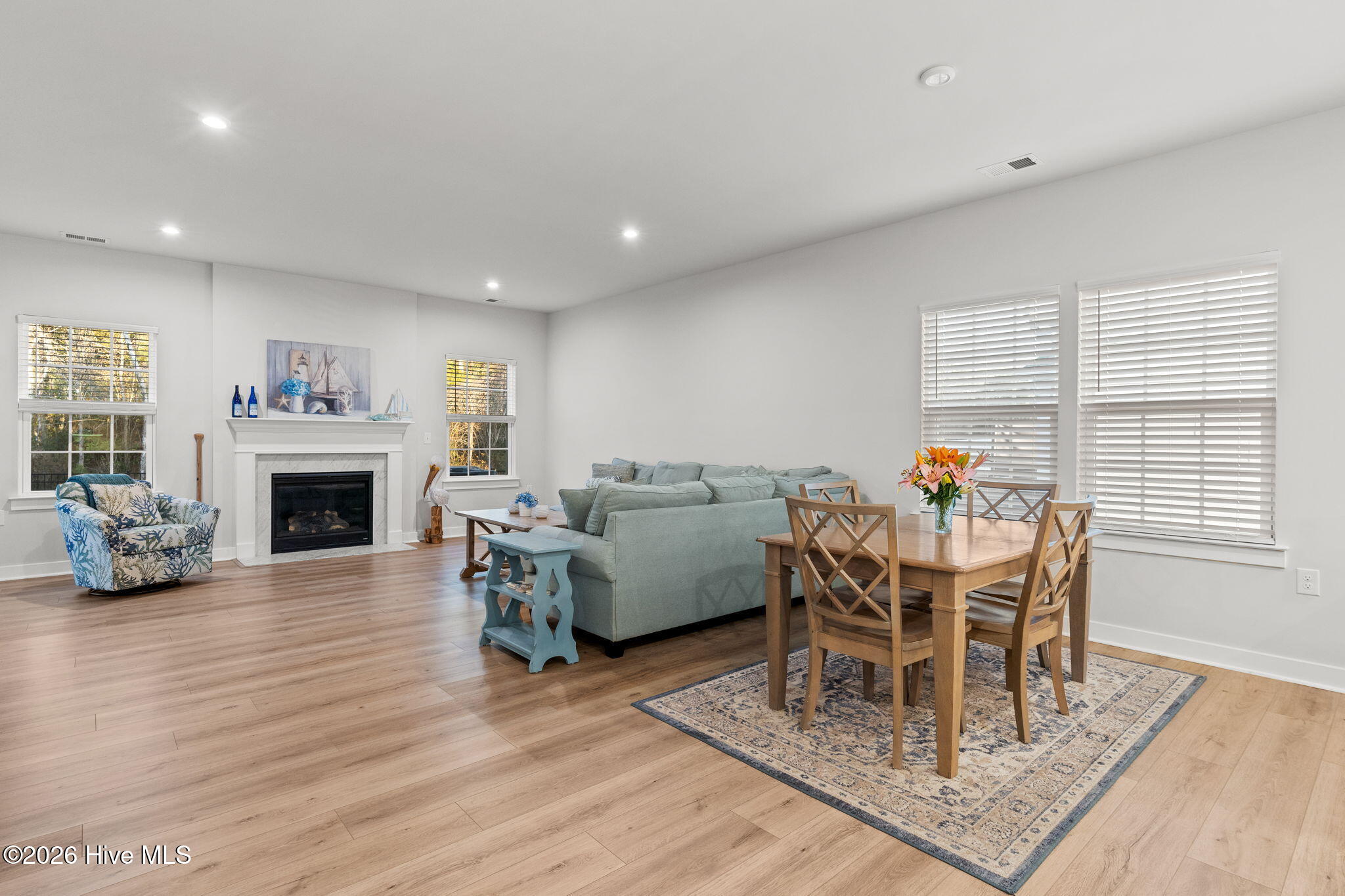 100550321 | Photo 15