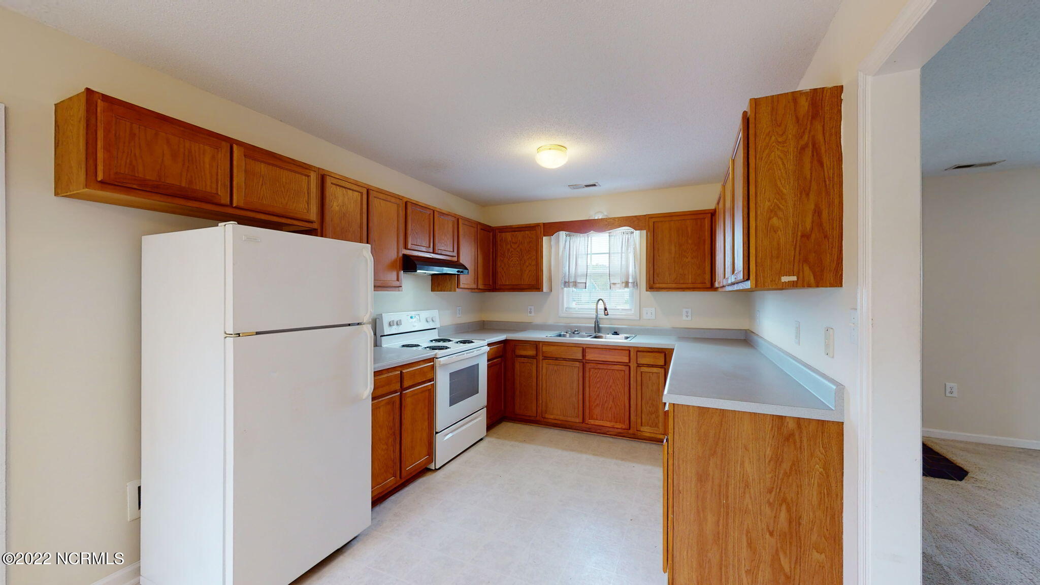 100550244 | Photo 12