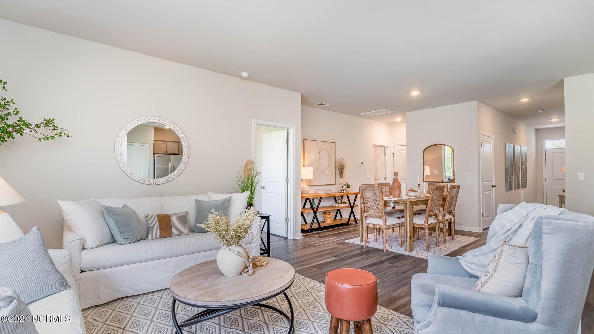 100570612 | Photo 10