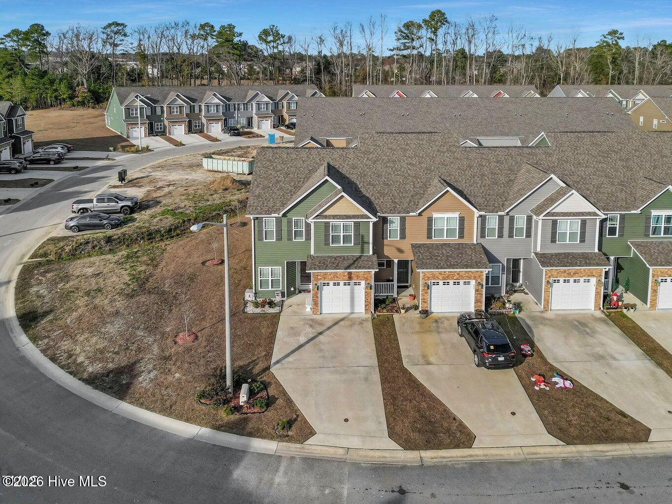 1808 Fox Den, Greenville, North Carolina, 3 Bedroom Bedrooms, 6 Room Rooms,3 BathroomBathrooms,Townhouse,For sale,Fox Den,100594618