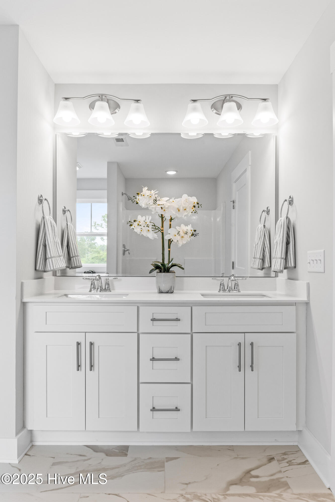 100526492 | Photo 17