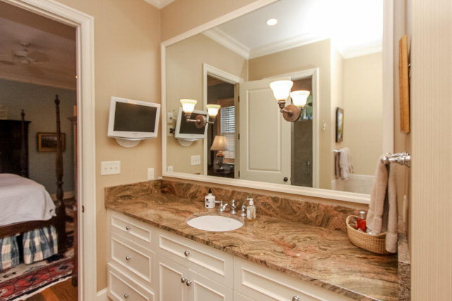 Owner's Bath