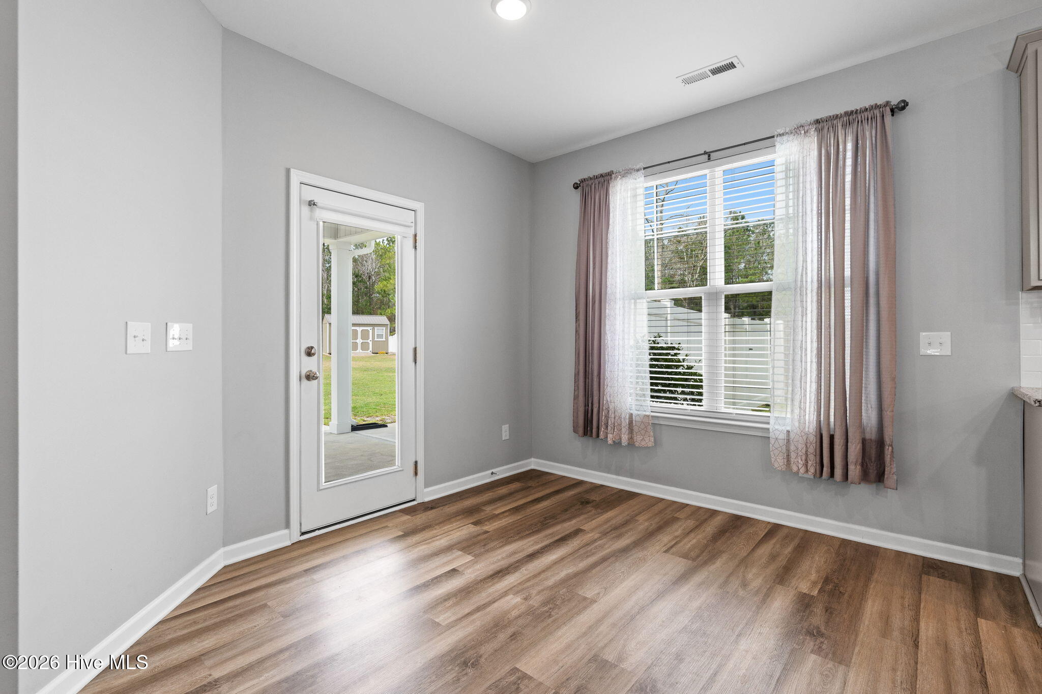 100559689 | Photo 13