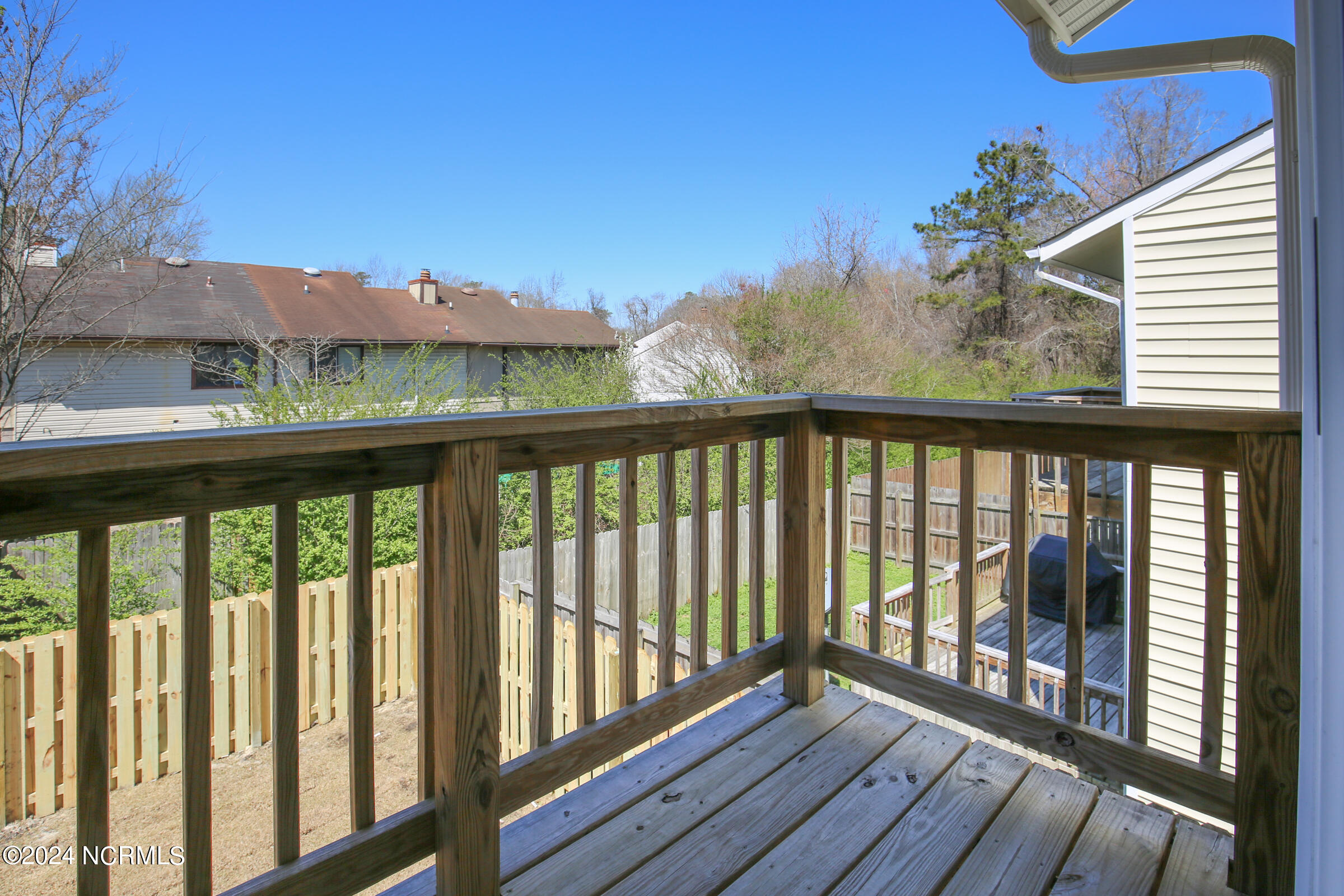 100557159 | Photo 23