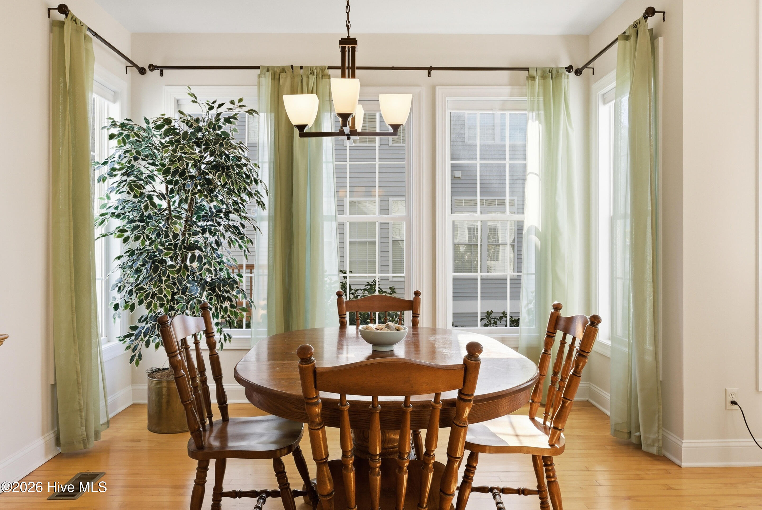 100561643 | Photo 16