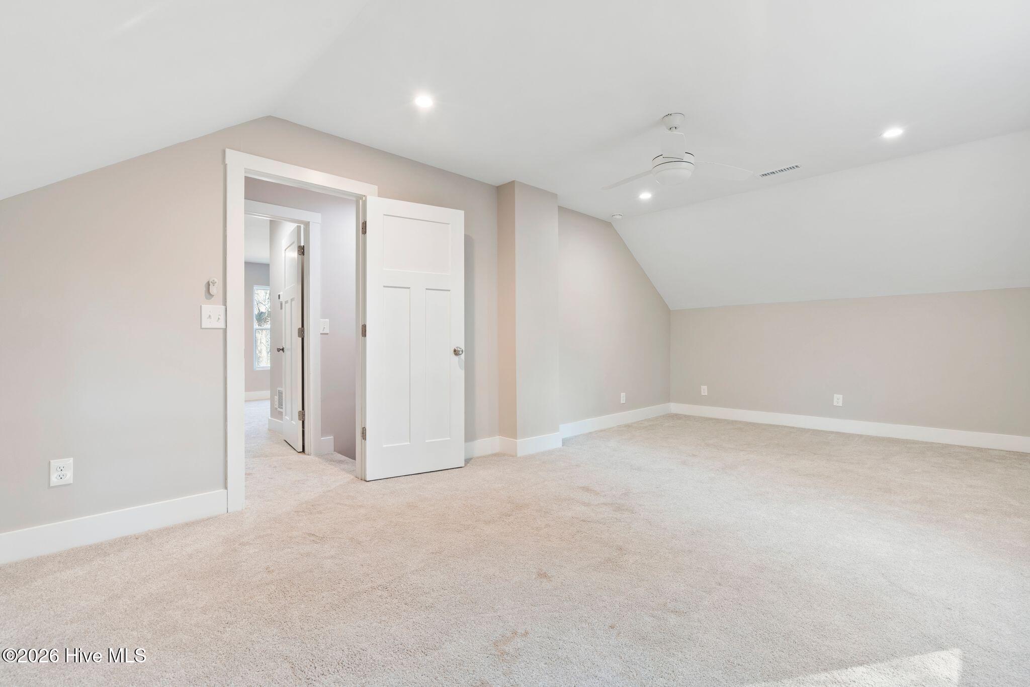 100554354 | Photo 36