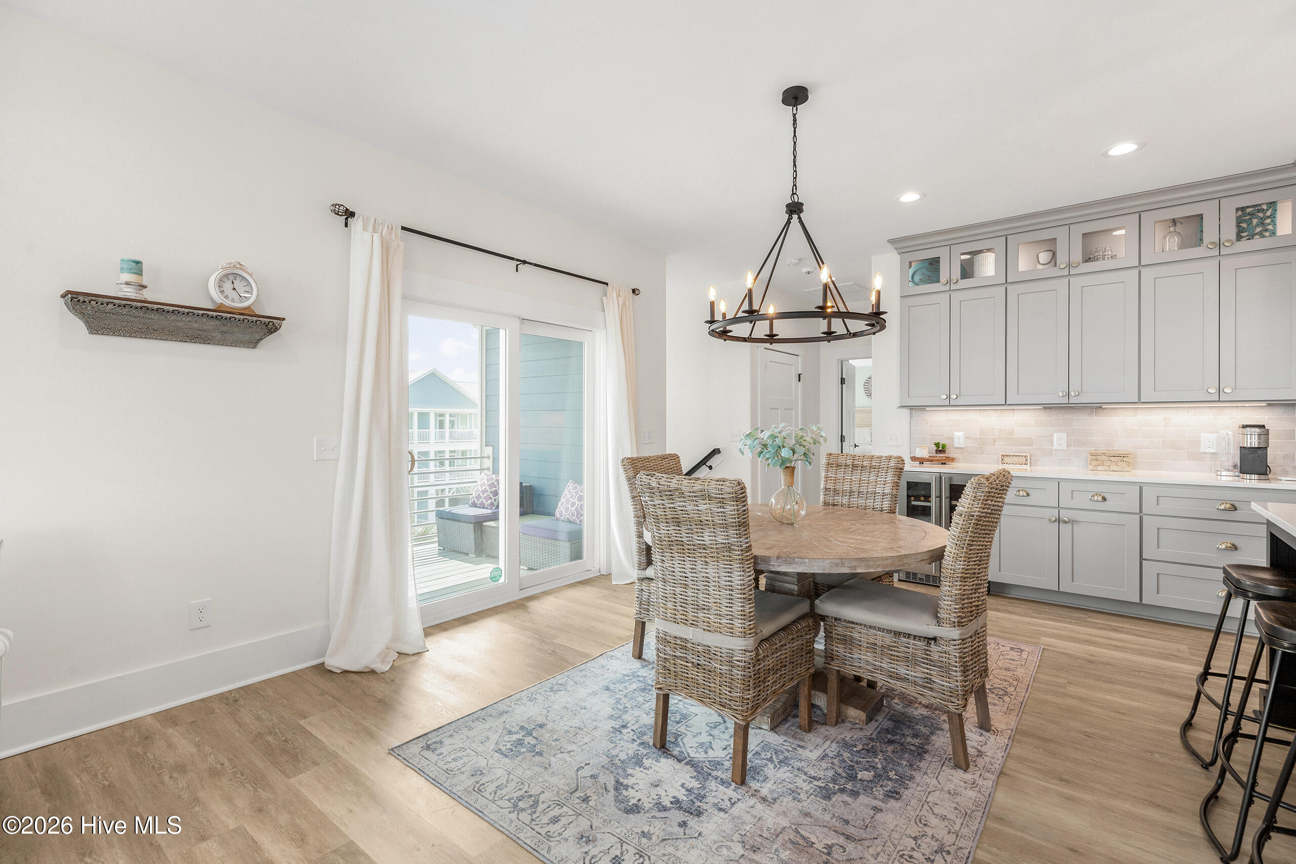 100562975 | Photo 13