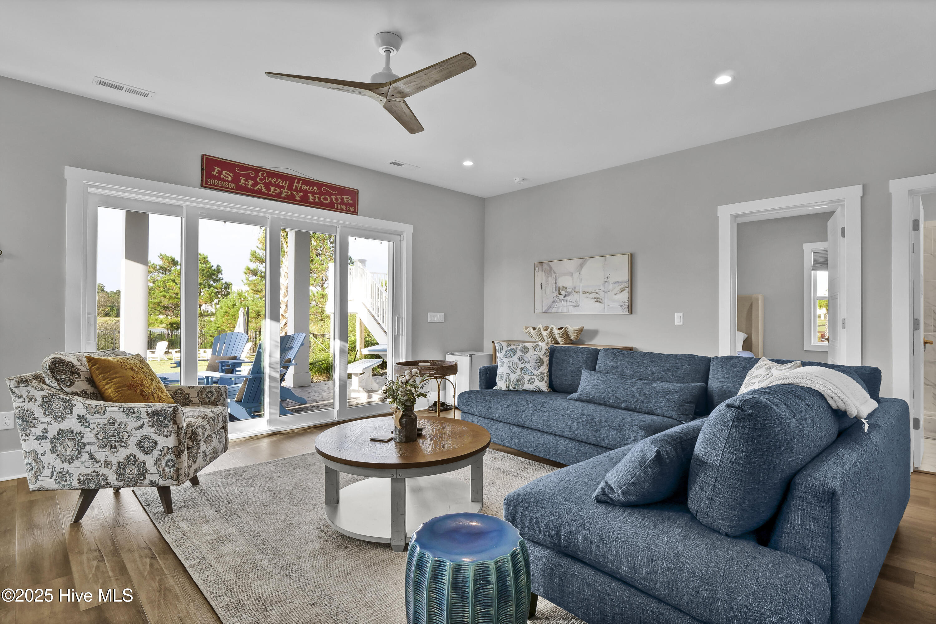 100534317 | Photo 45