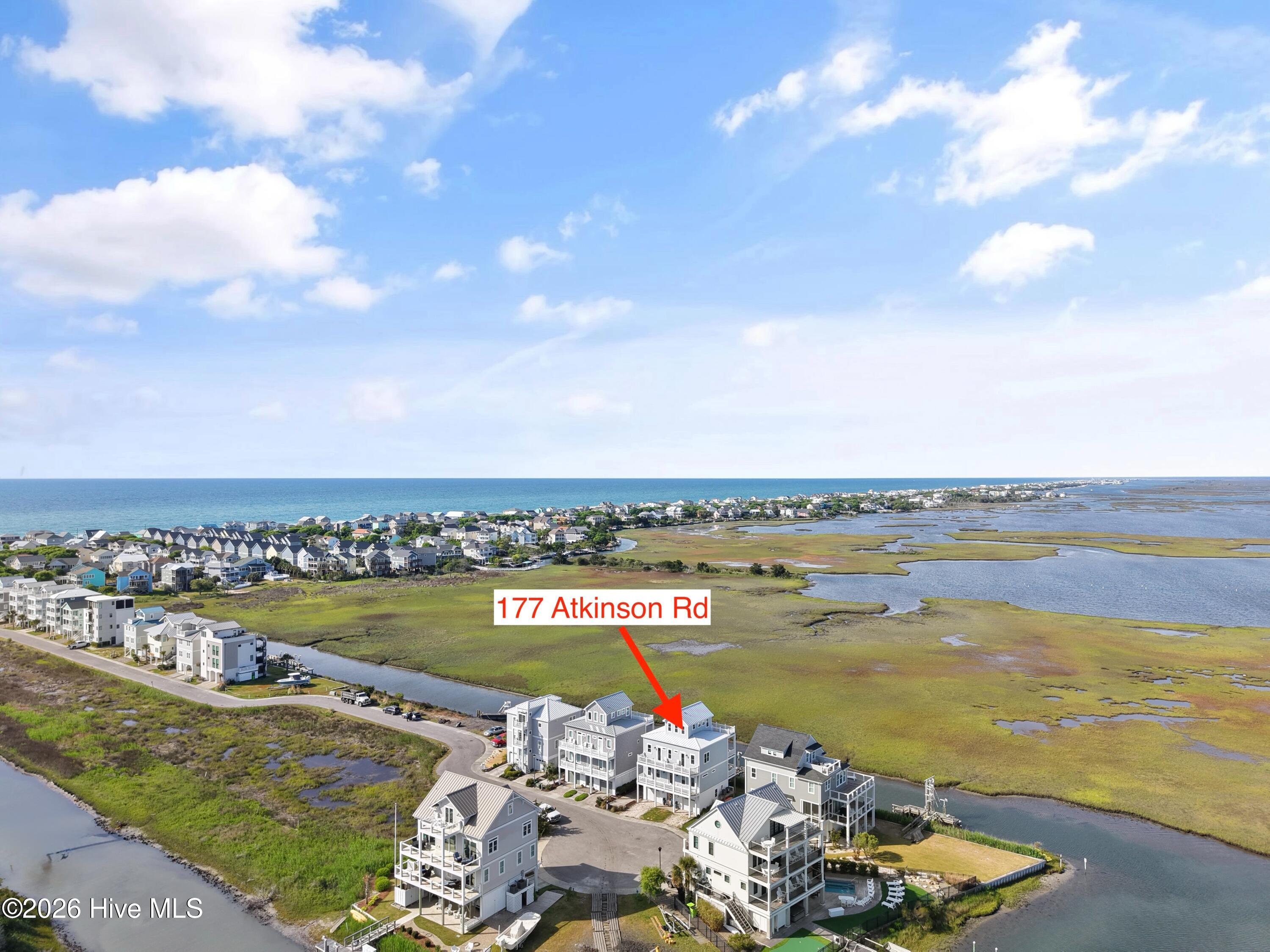 100569393 | Photo 54