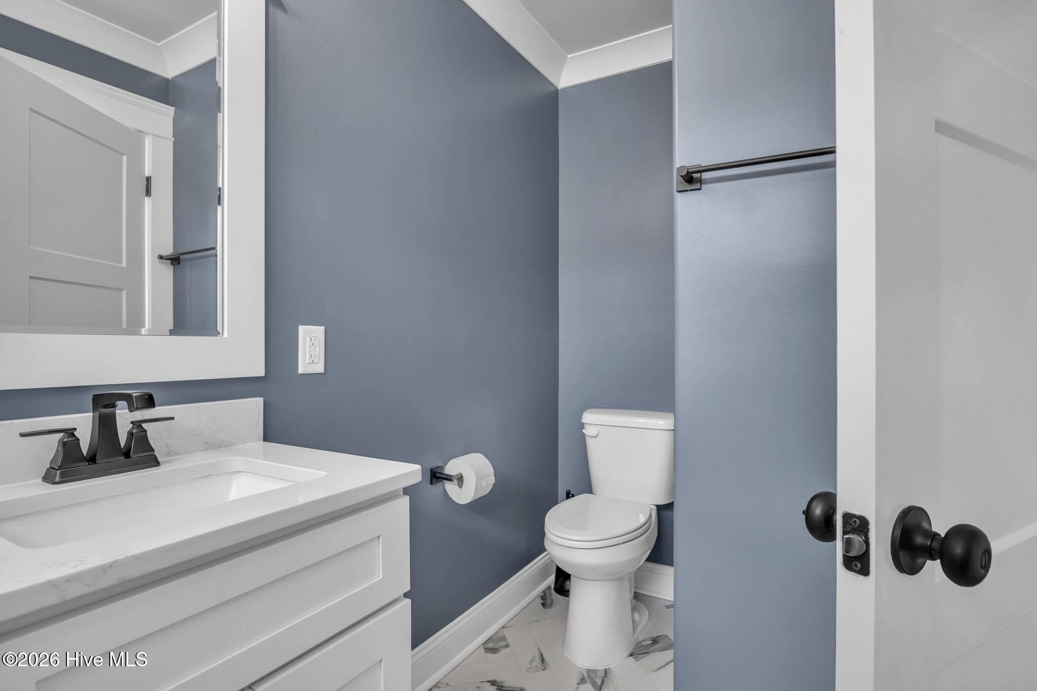 100558345 | Photo 36