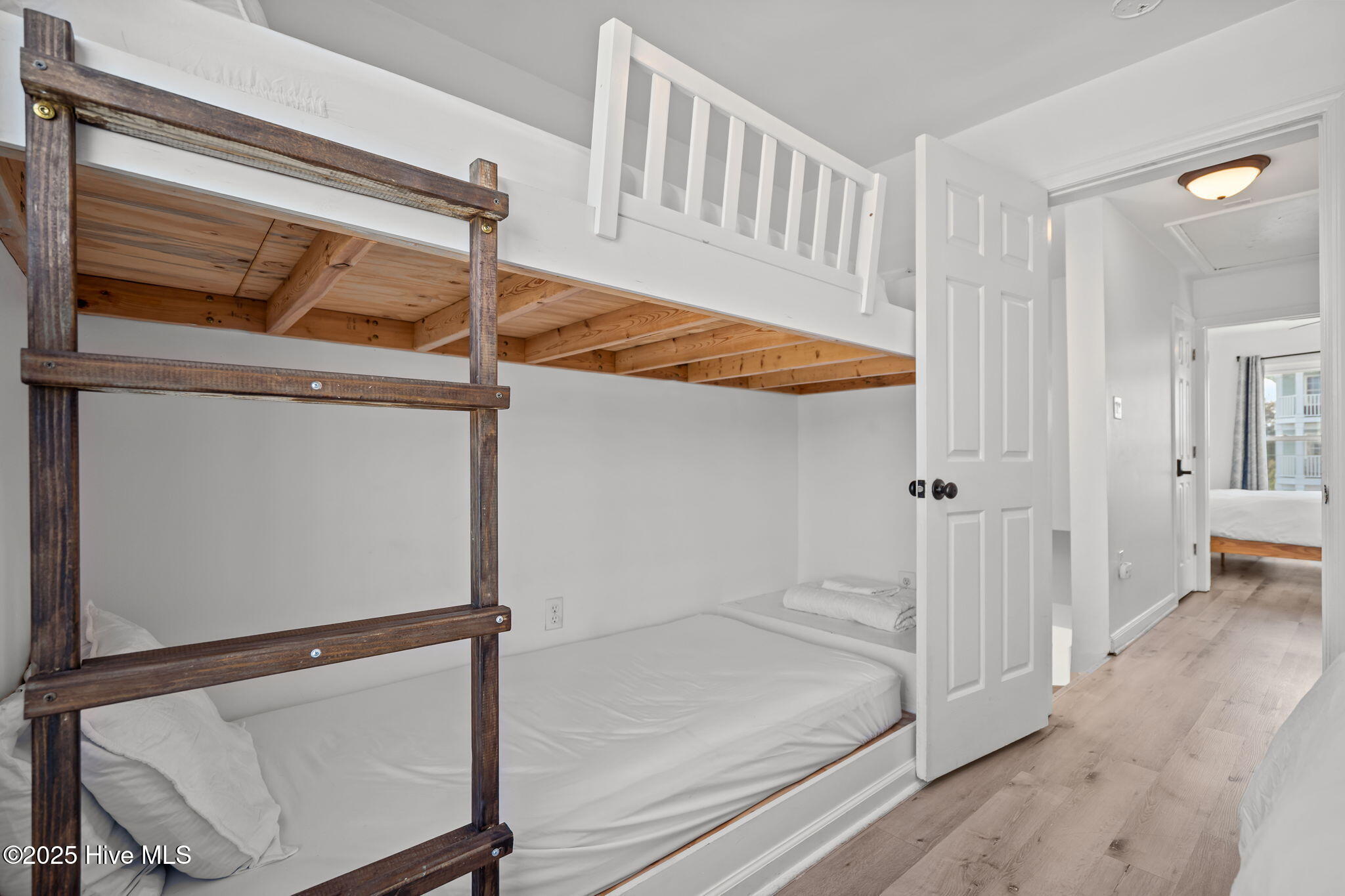 100544620 | Photo 55