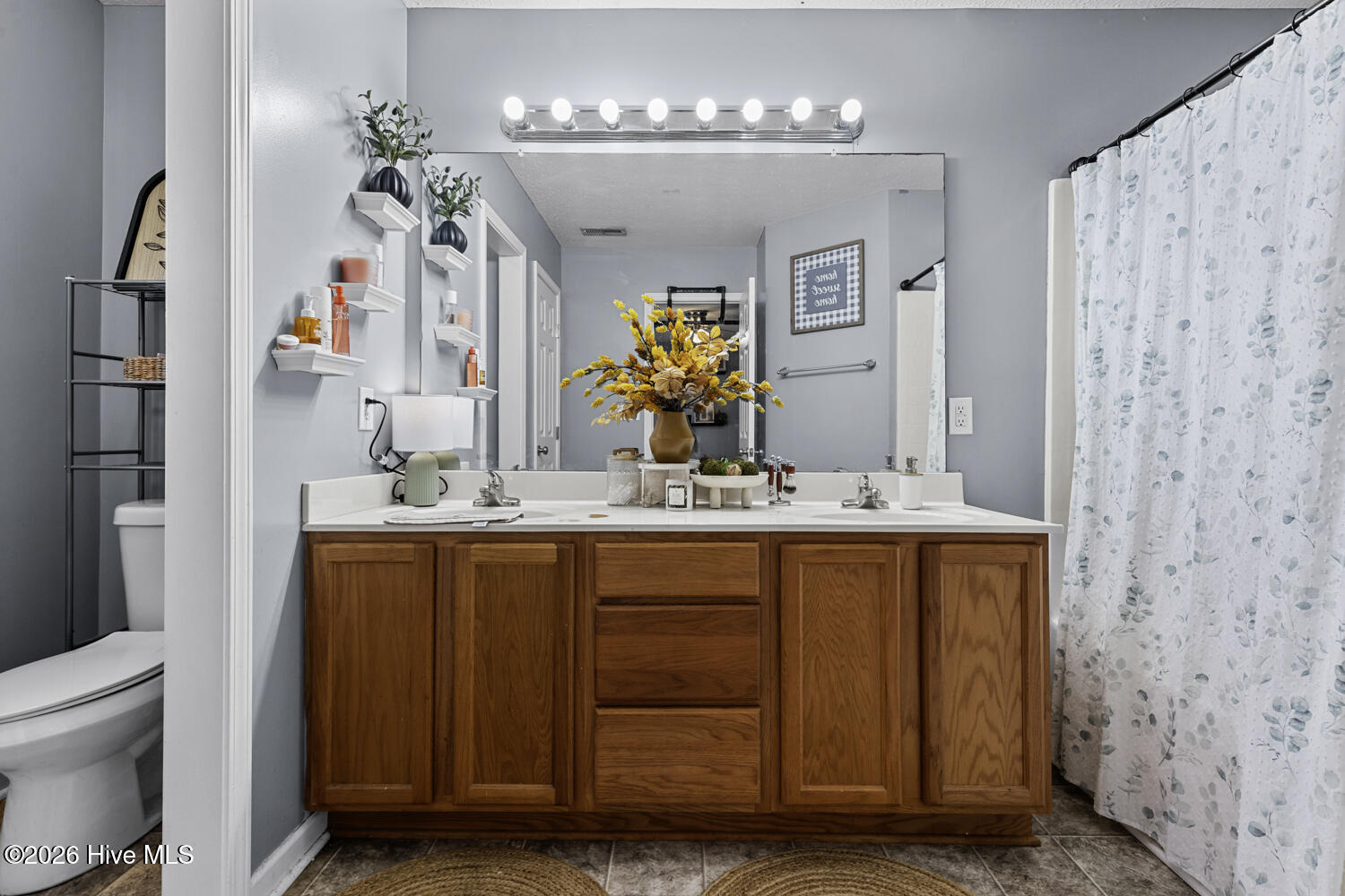 100549776 | Photo 16