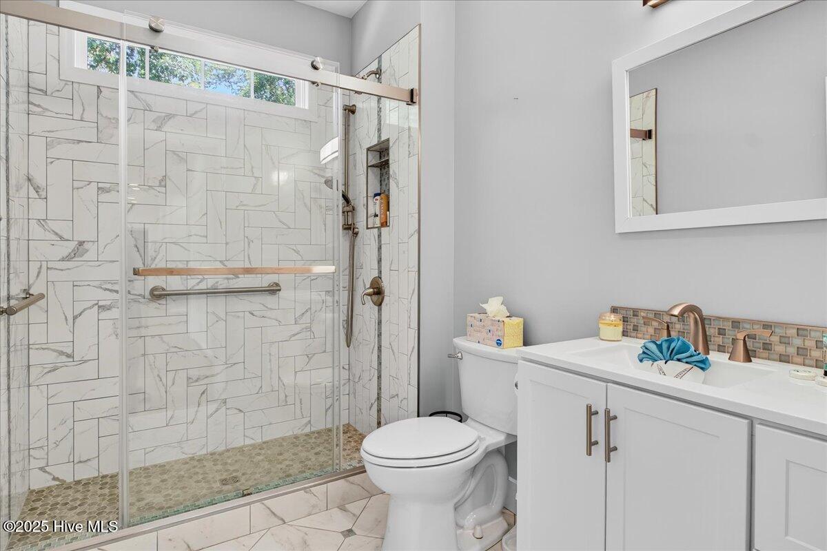 100523832 | Photo 38