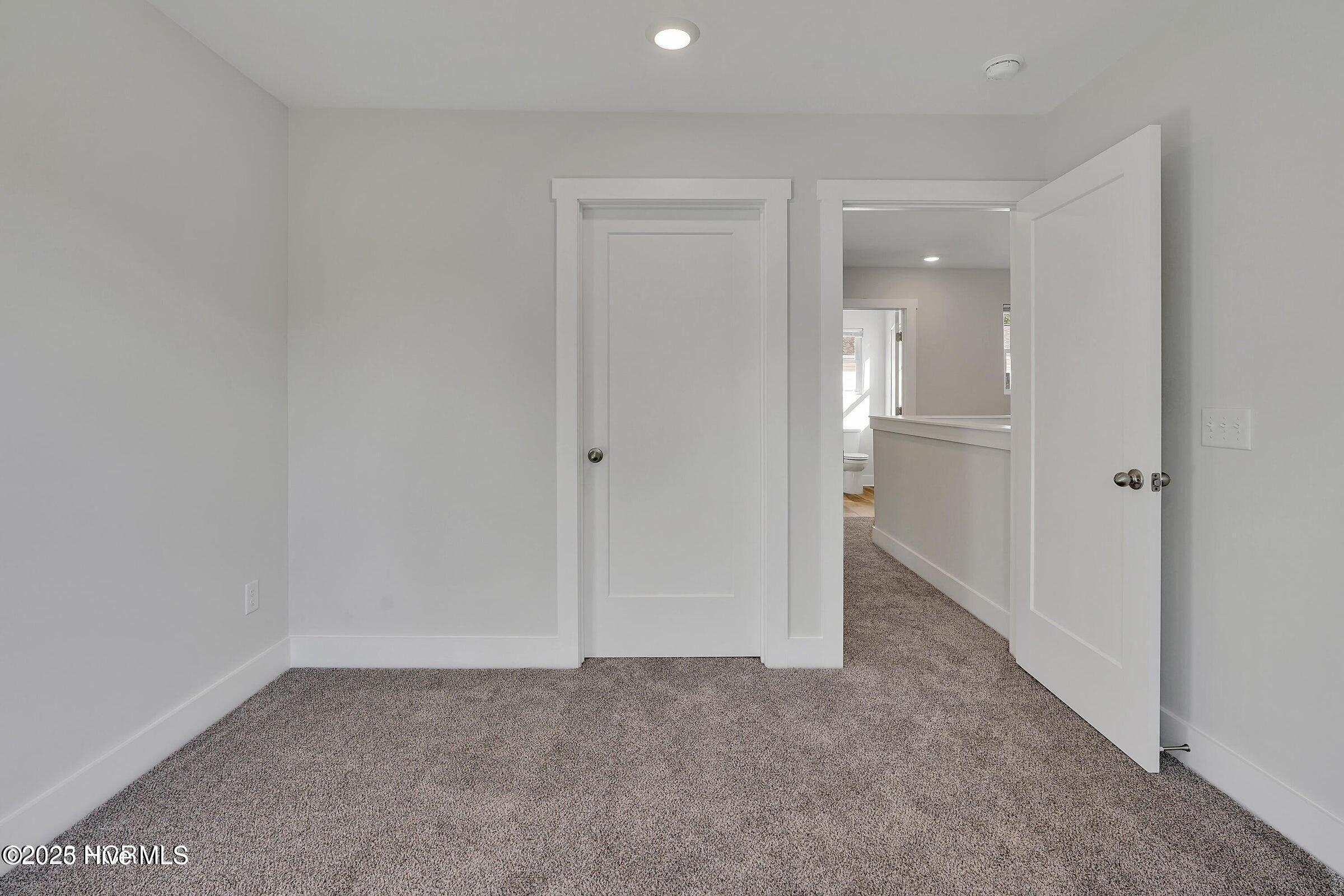 100538285 | Photo 26