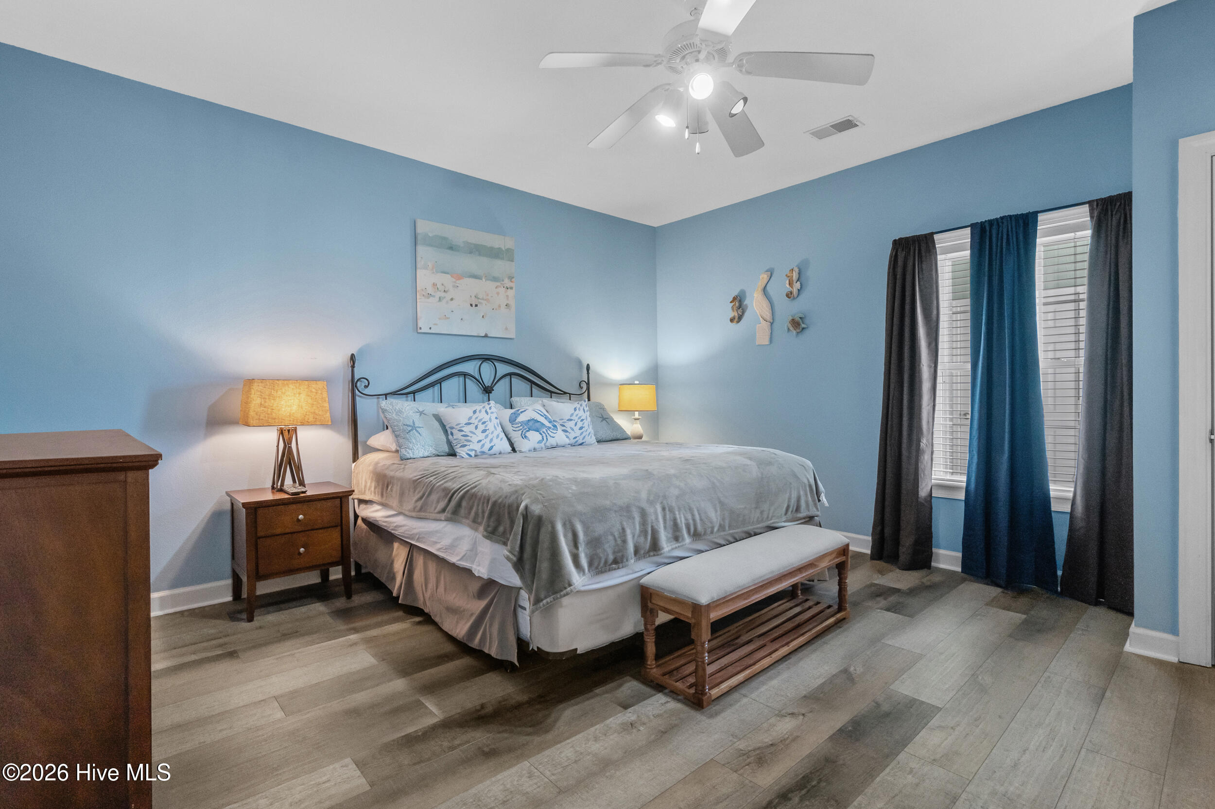 100563940 | Photo 30