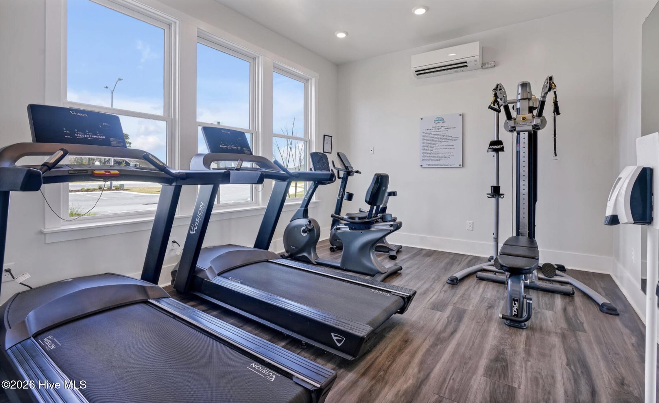 100566526 | Photo 36