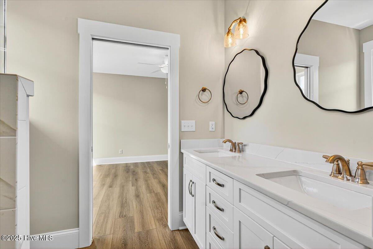 100504765 | Photo 17