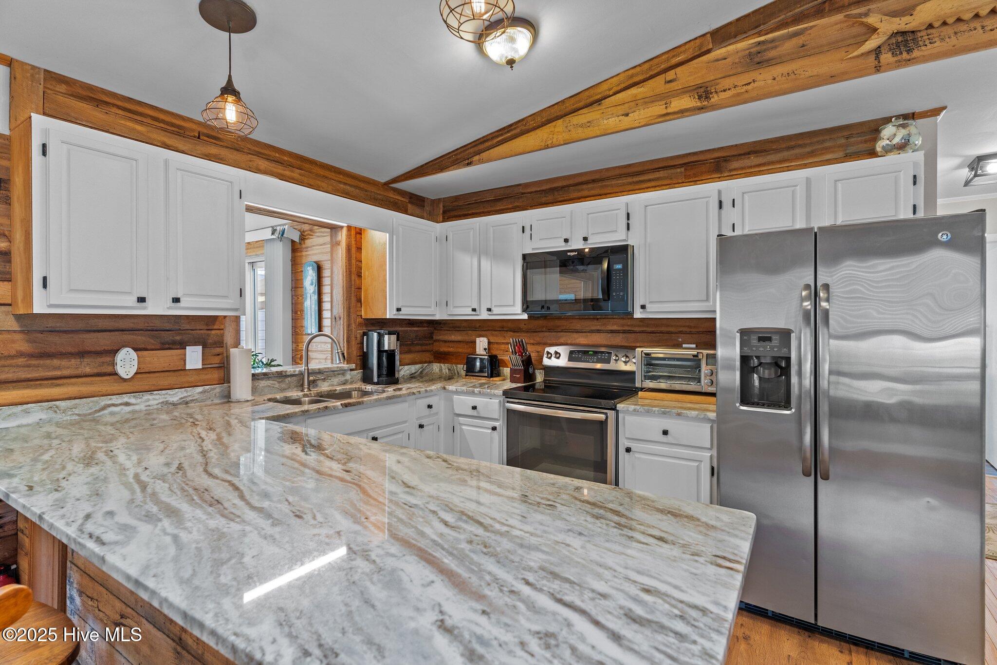 100527496 | Photo 16