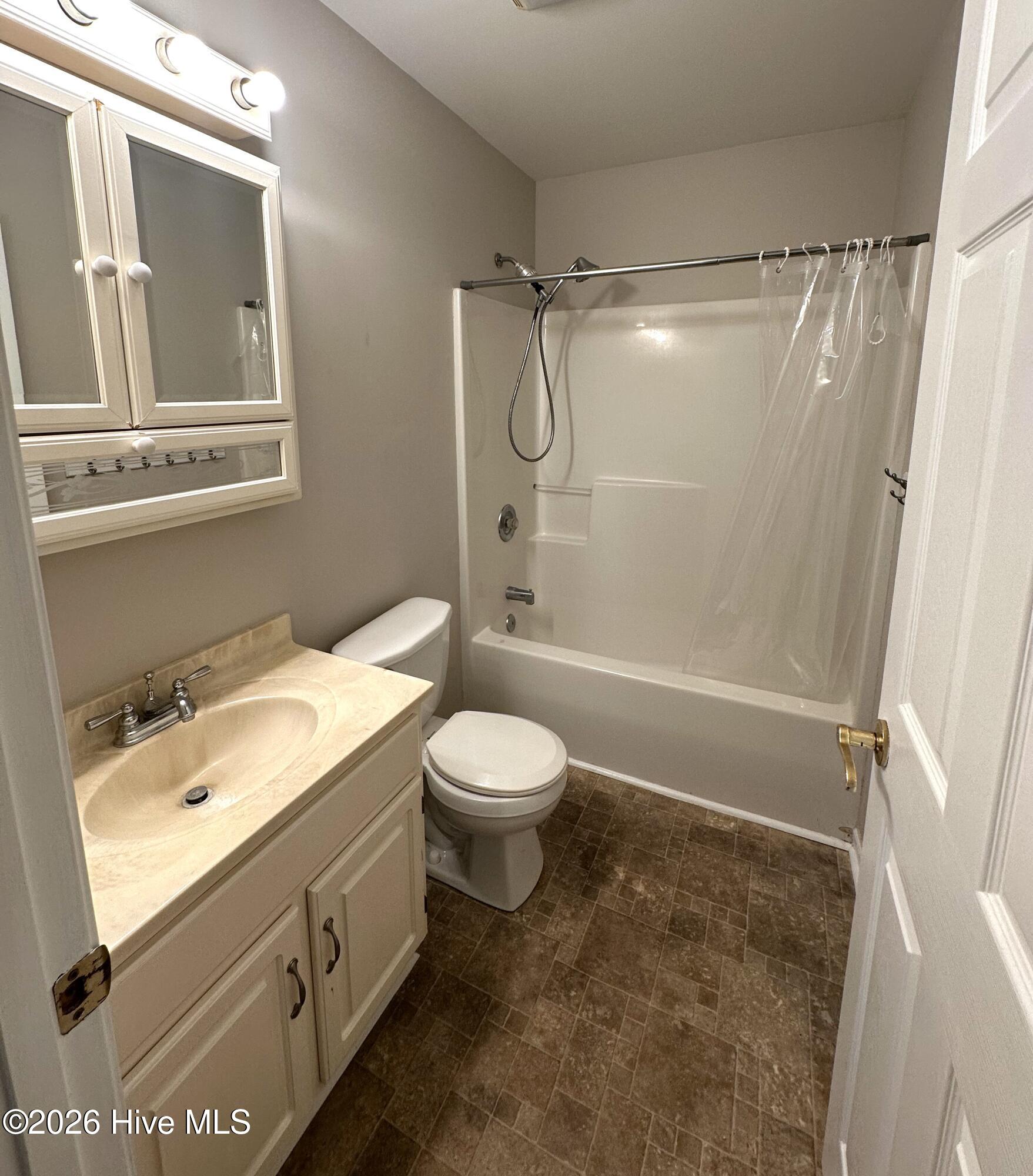 100552817 | Photo 11