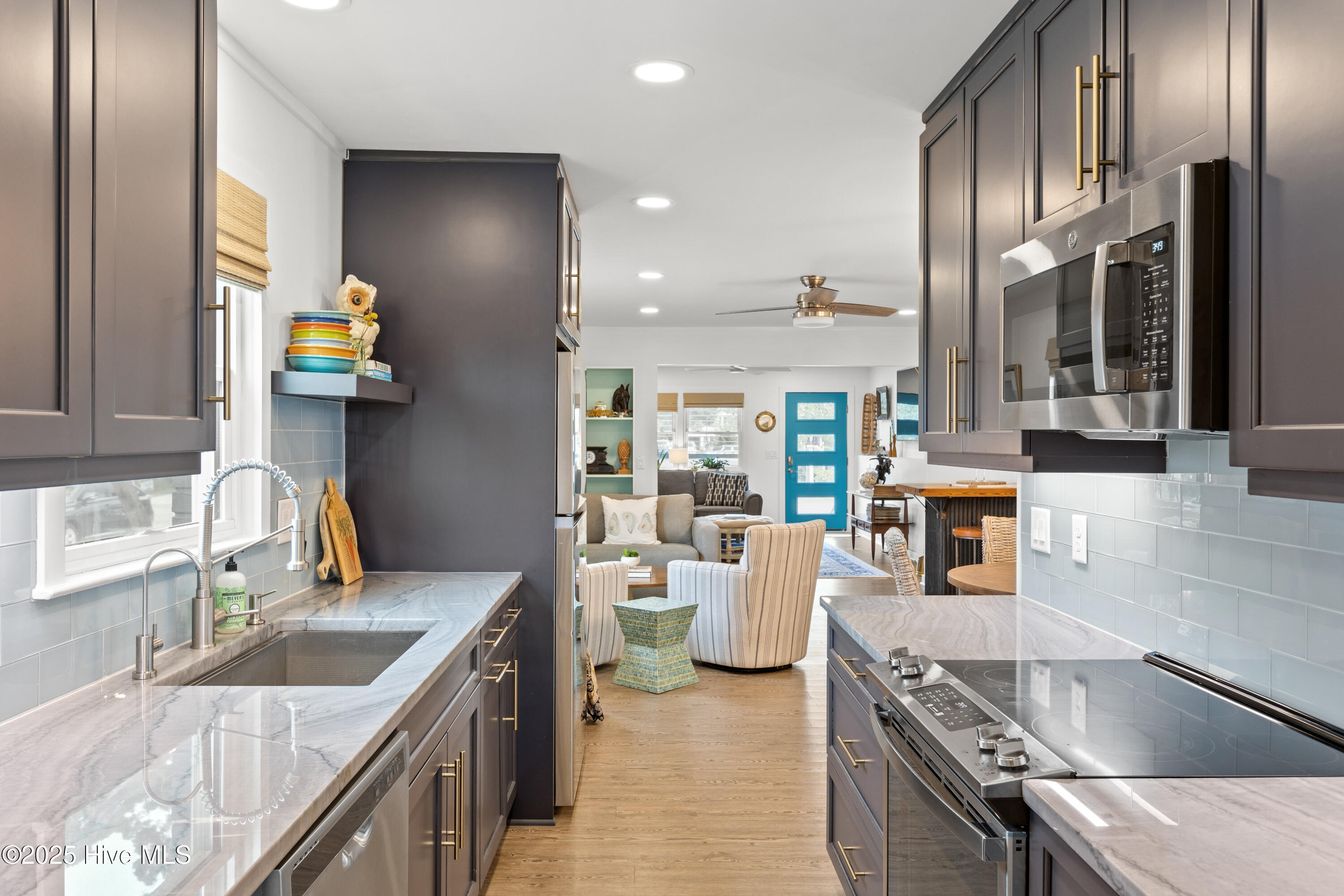 100567814 | Photo 45